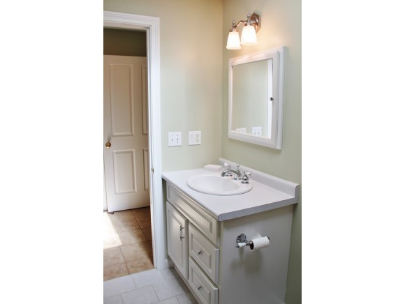 1489 Quechee West Hartford Road Hartford, VT 05001 - Photo 10 of 15 Gallery Image 10
