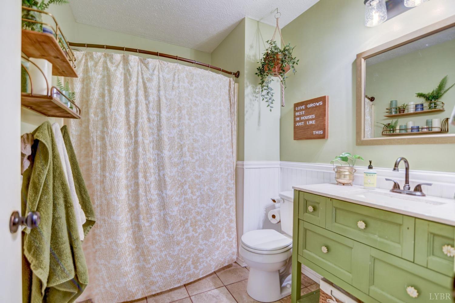 1006 Oxford Point Road Lynchburg, VA 24503 - Photo 15 of 41 Gallery Image 15