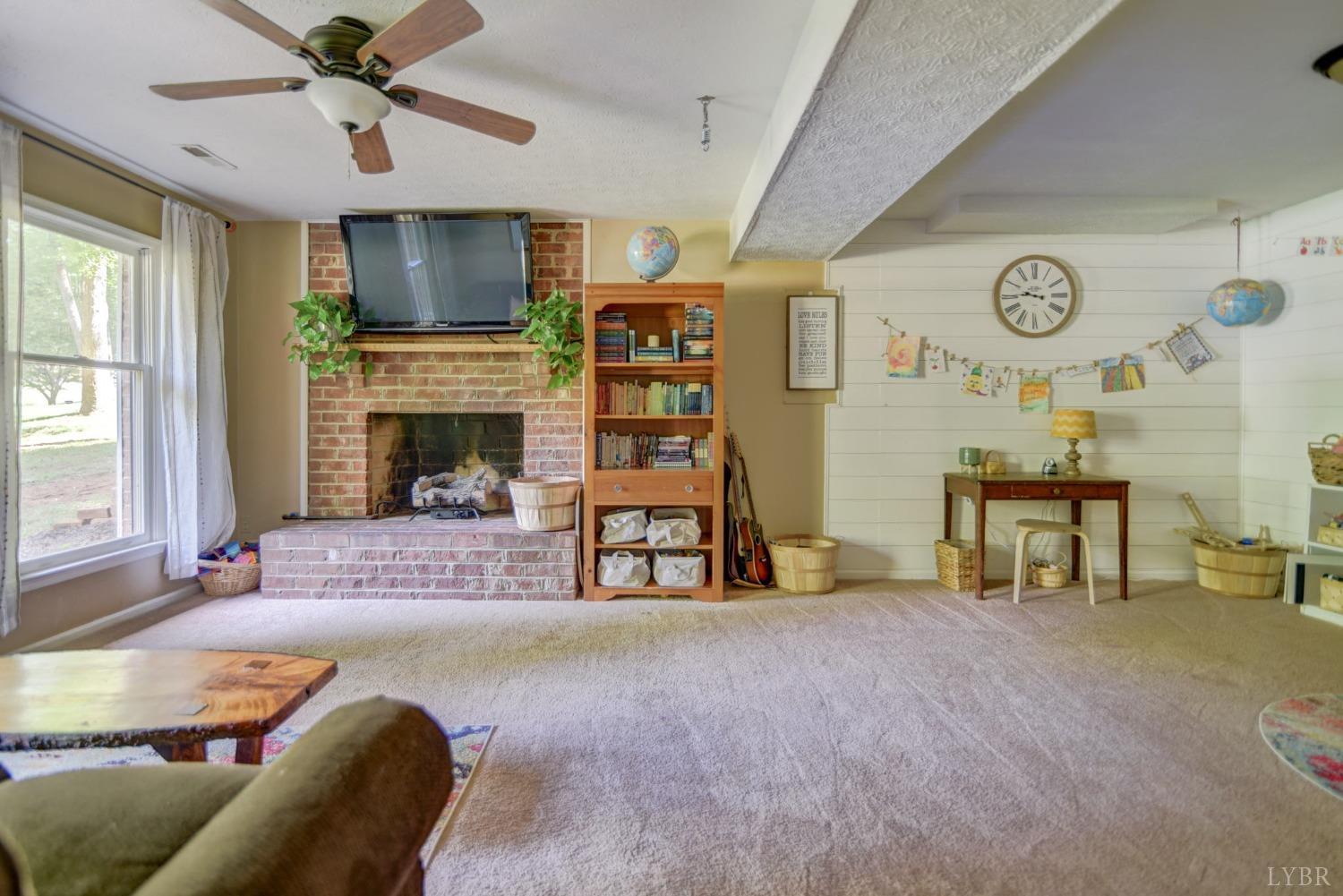 1006 Oxford Point Road Lynchburg, VA 24503 - Photo 24 of 41 Gallery Image 24