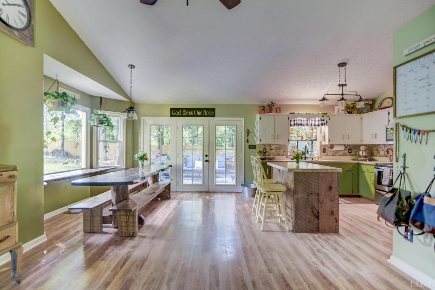 1006 Oxford Point Road Lynchburg, VA 24503 - Photo 6 of 41 Gallery Image 6