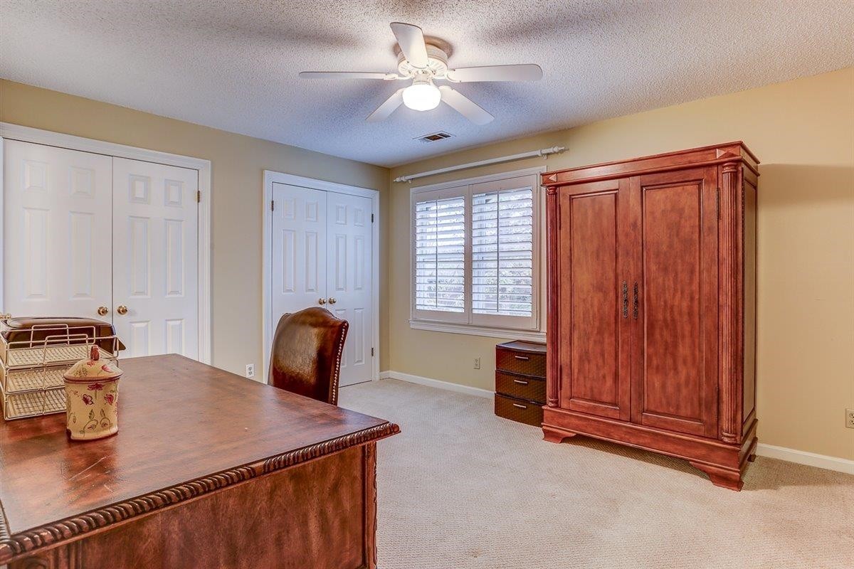 6648 Rue Beaumonde Drive Memphis, TN 38120 - Photo 18 of 20 a dining room with furniture and window