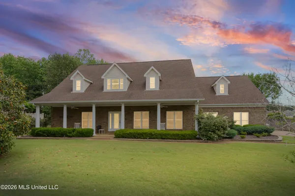 $529,000 | 5294 Meadow Pointe Drive, Southaven, MS 38672