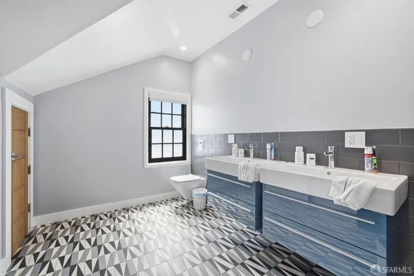 $2,700,000 | 256 Waterville Street, San Francisco, CA 94124