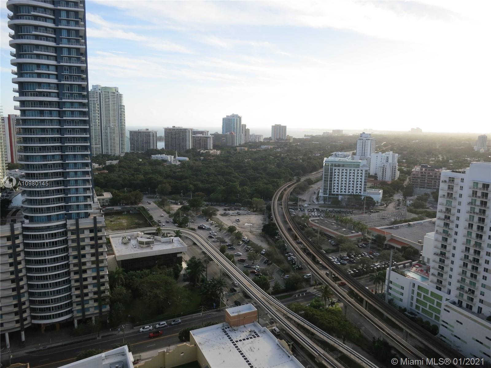 79 Southwest 12th Street, Unit 2905S Miami, FL 33130 - Photo 13 of 15