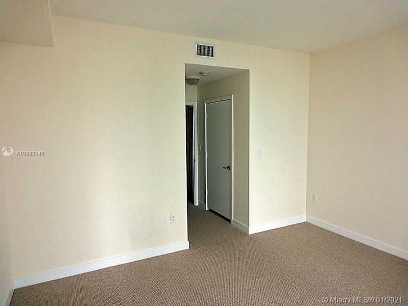 79 Southwest 12th Street, Unit 2905S Miami, FL 33130 - Photo 10 of 15