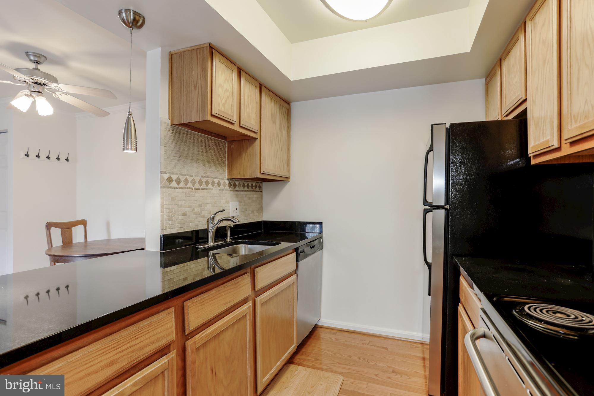 14807 Rydell Road, Unit 102 Centreville, VA 20121 - Photo 11 of 31 Gallery Image 11
