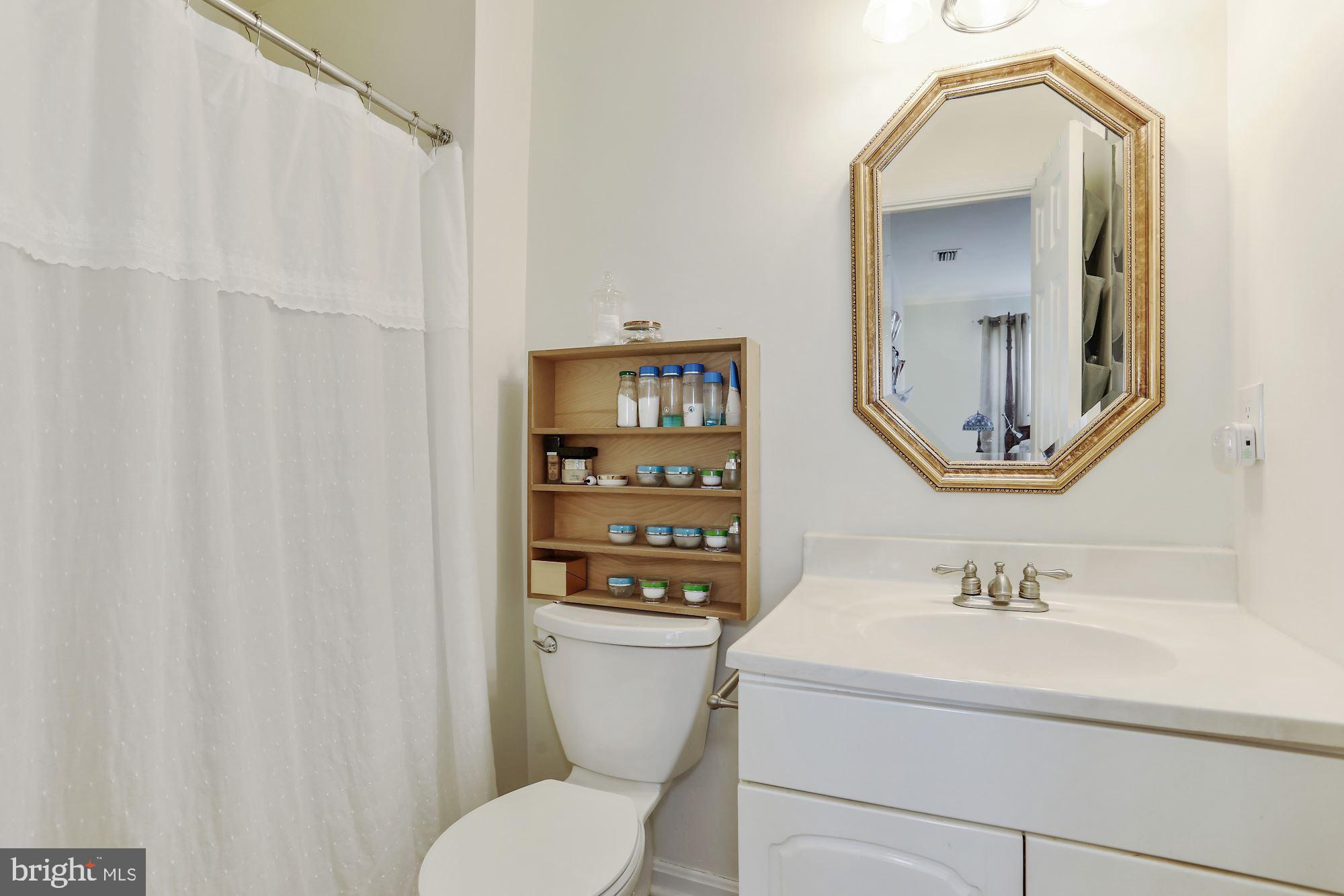 14807 Rydell Road, Unit 102 Centreville, VA 20121 - Photo 18 of 31 Gallery Image 18