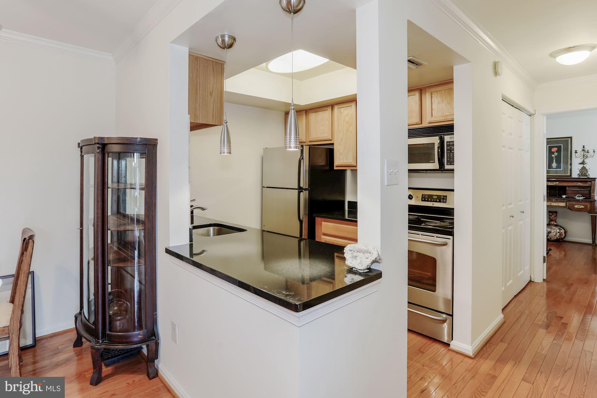 14807 Rydell Road, Unit 102 Centreville, VA 20121 - Photo 9 of 31 Gallery Image 9