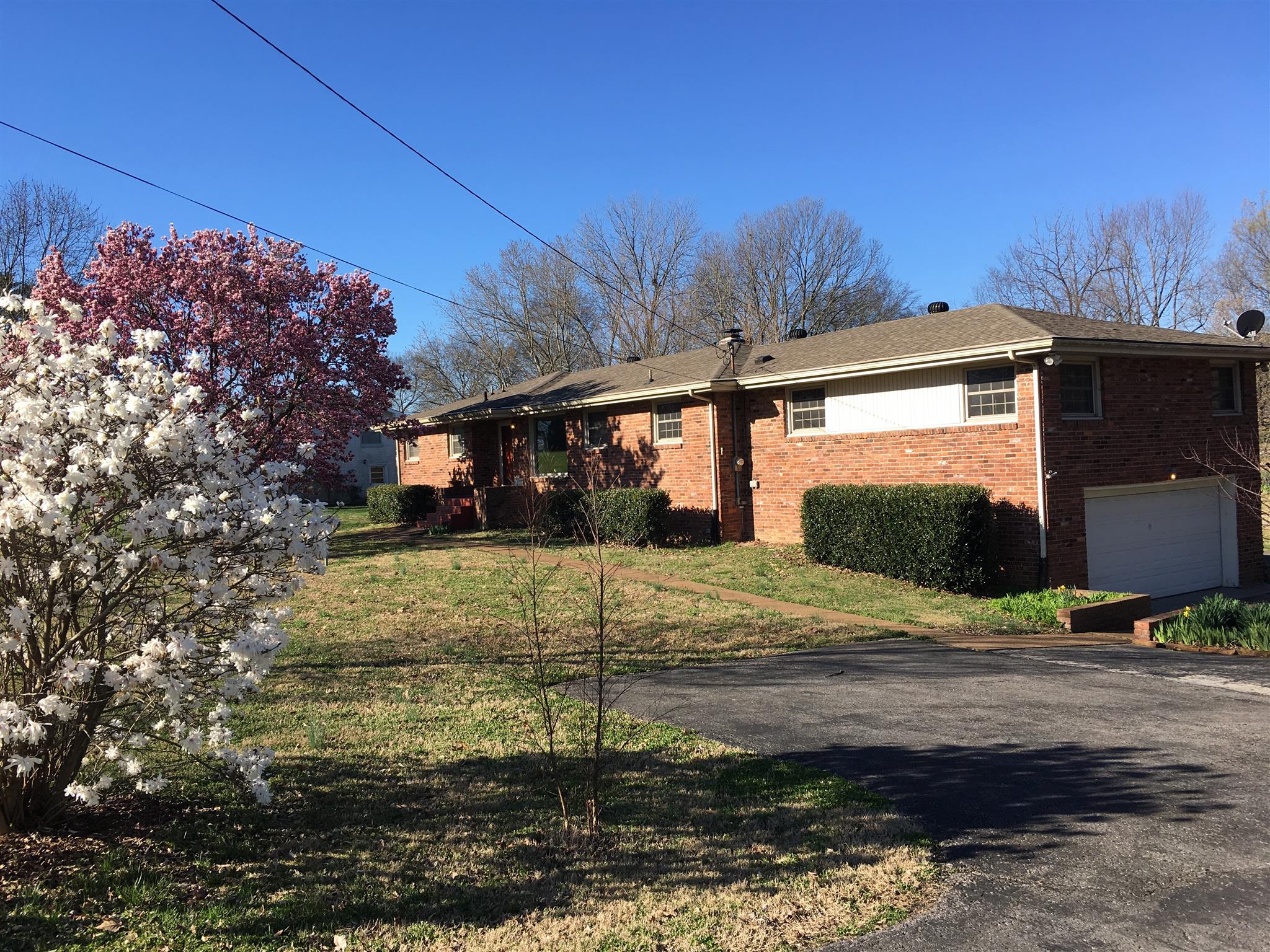 617 Ronnie Road Madison, TN 37115 - Photo 2 of 21 Front View