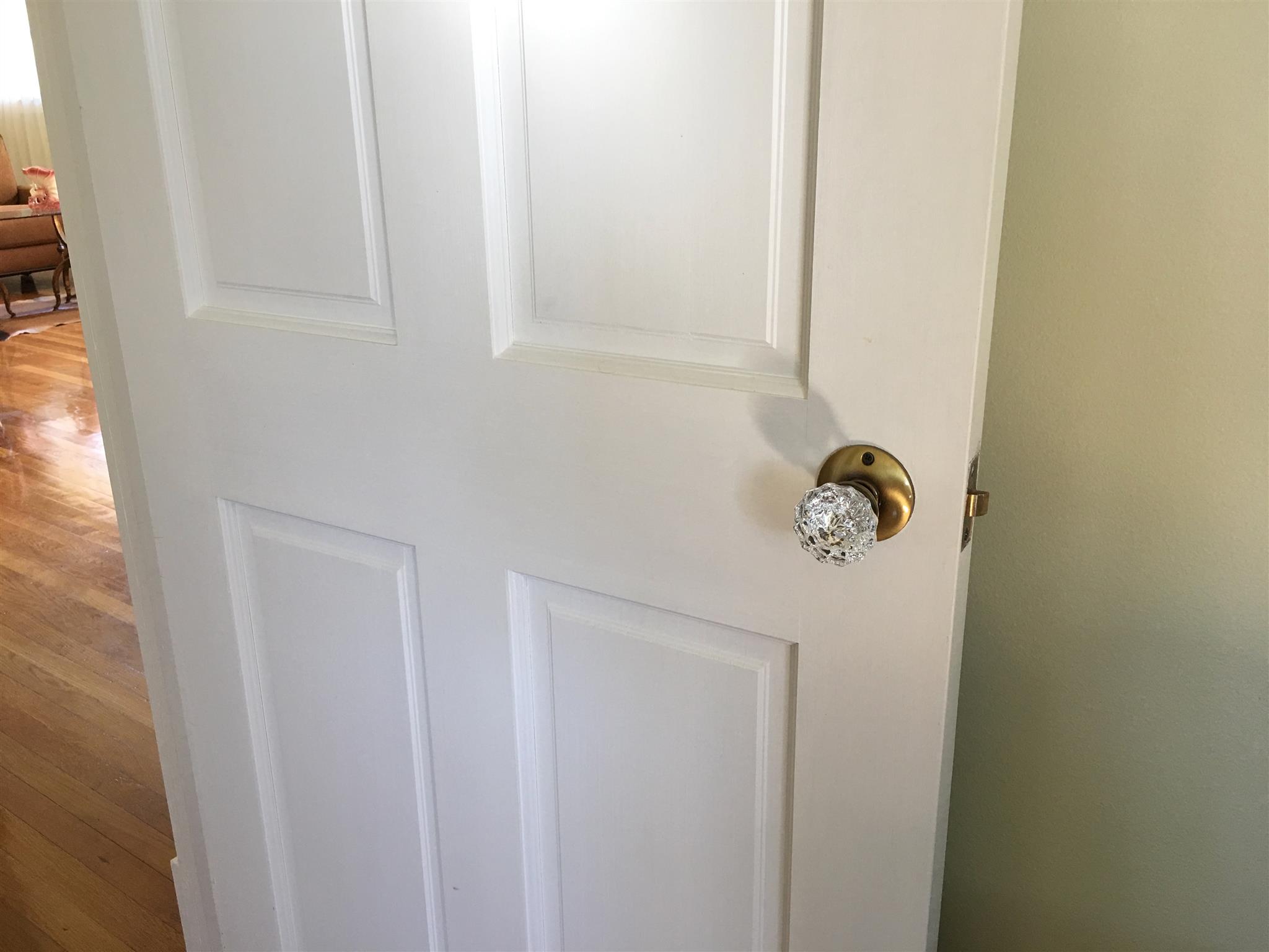 617 Ronnie Road Madison, TN 37115 - Photo 17 of 21 Glass Door Knobs