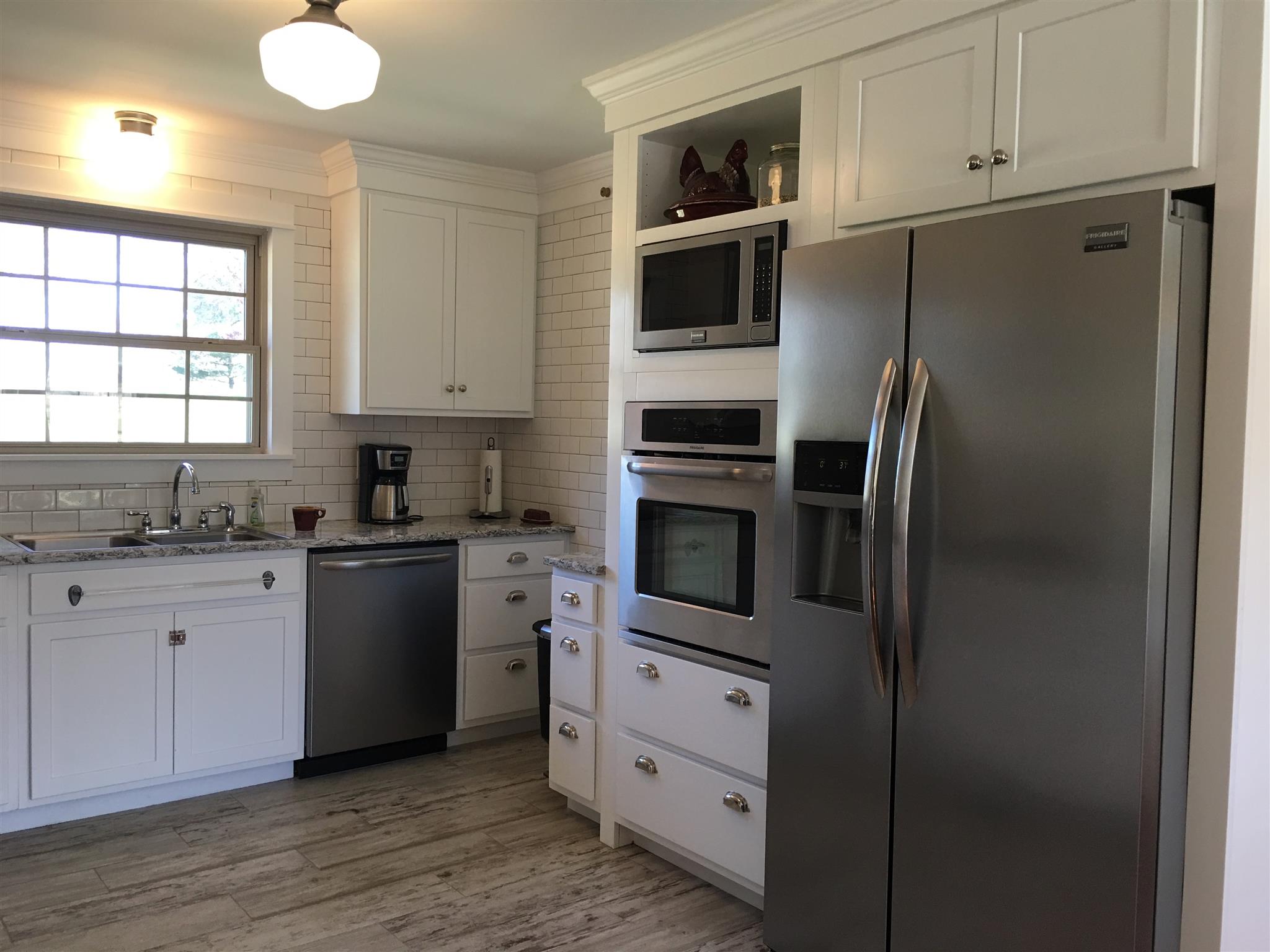 617 Ronnie Road Madison, TN 37115 - Photo 5 of 21 View of Kitchen Subway tile new cabinets