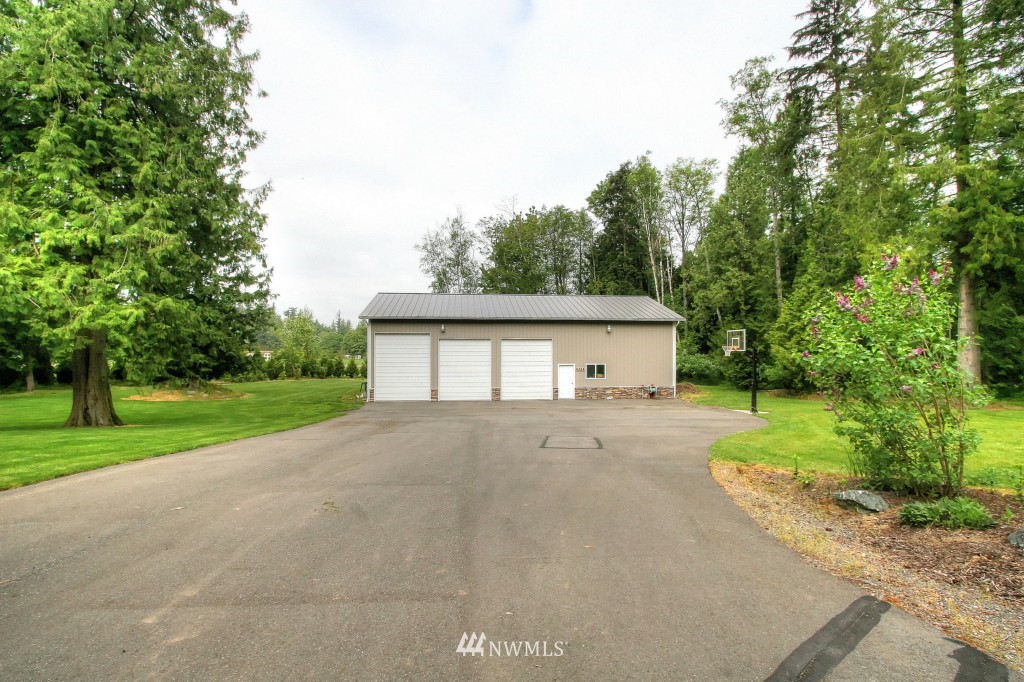 6058 East Hemmi Road Bellingham, WA 98226 - Photo 17 of 23 Gallery Image 17