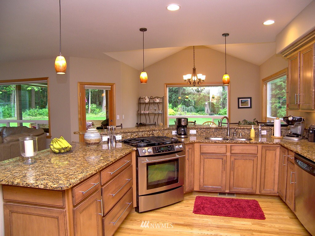 6058 East Hemmi Road Bellingham, WA 98226 - Photo 5 of 23 Gallery Image 5