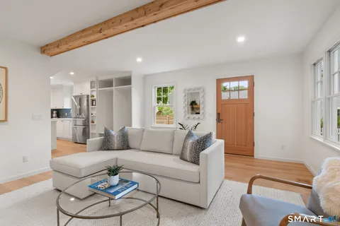 $1,475,000 | 7 Raymond Heights, Darien, CT 06820