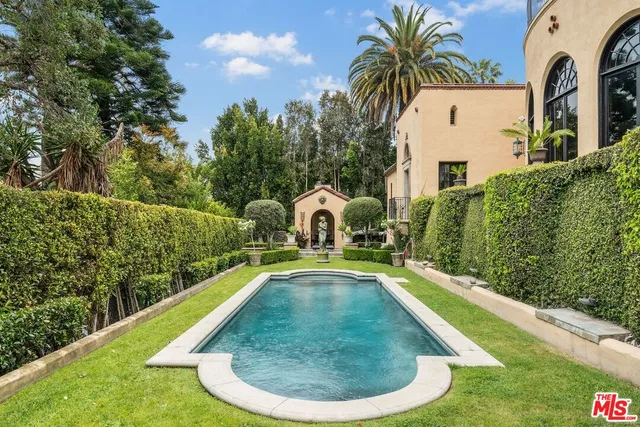 $16,995,000 | 4320 Cedarhurst Circle, Los Angeles, CA 90027