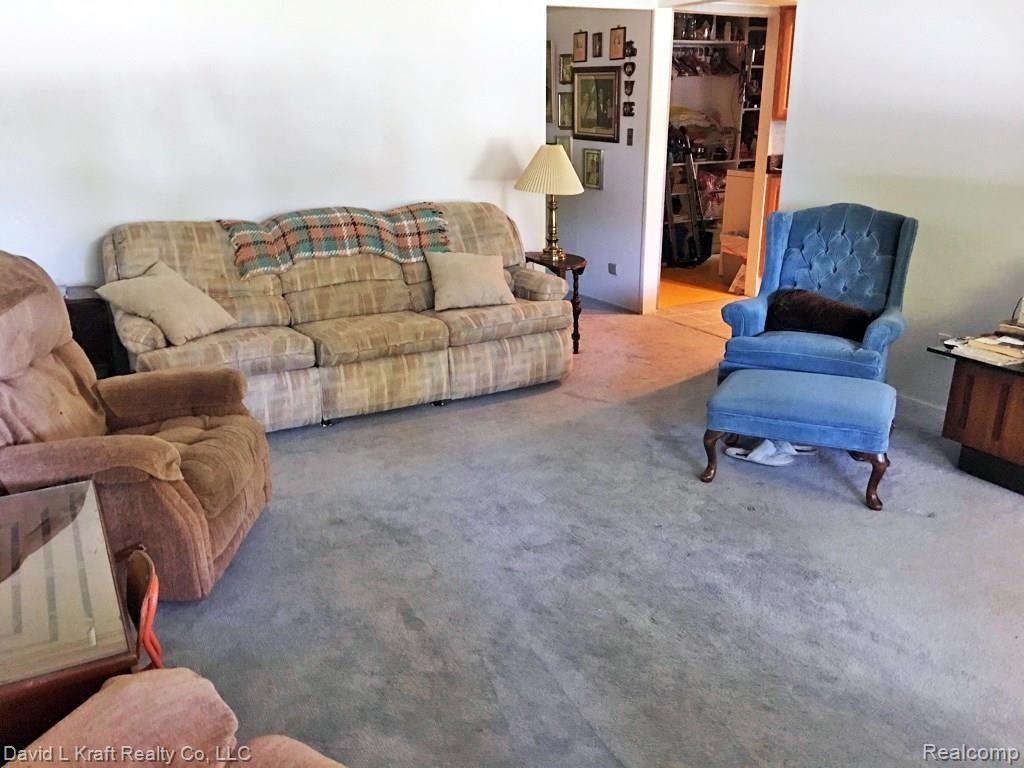 5881 Port Austin Road Caseville, MI 48725 - Photo 9 of 18 5881PtAustinLiving2.jpg