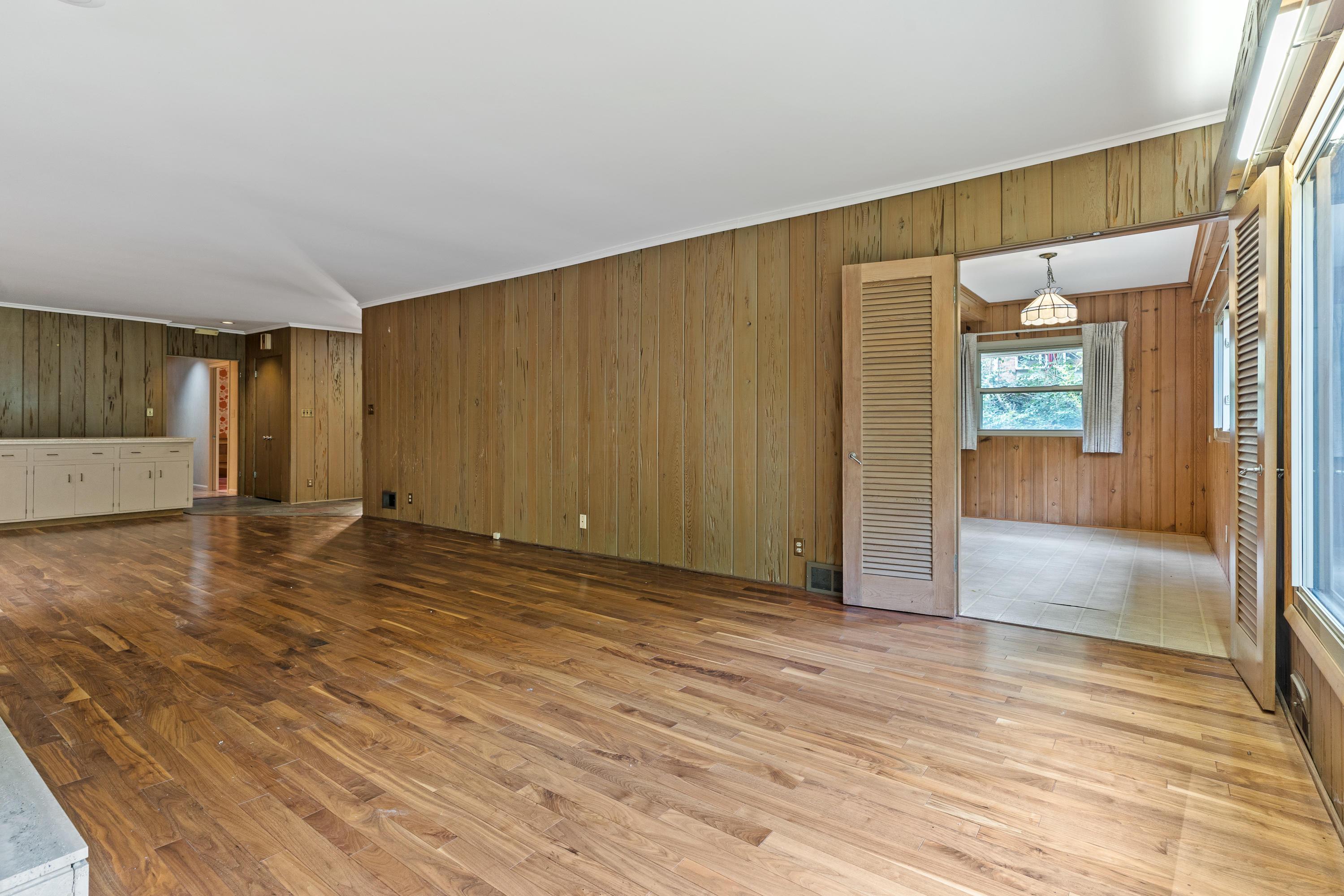 2857 Charing Road Columbus, OH 43221 - Photo 14 of 68
