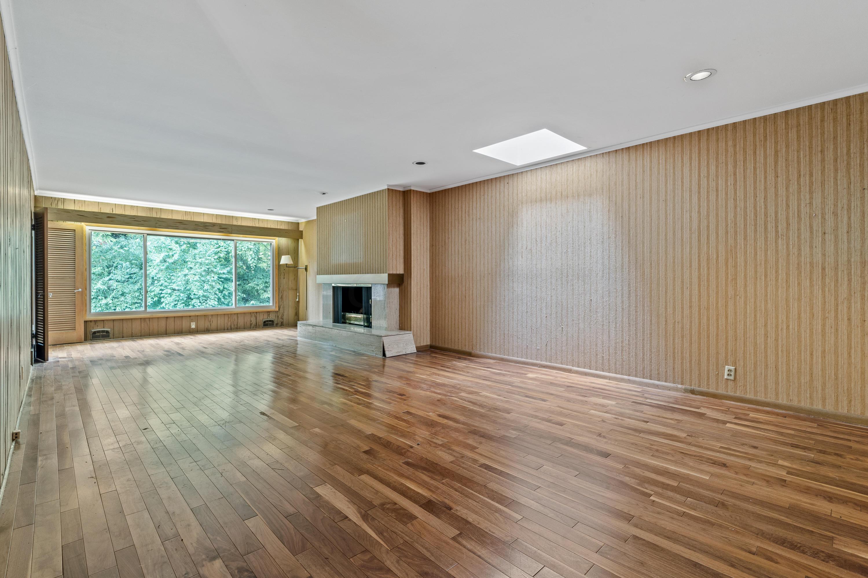 2857 Charing Road Columbus, OH 43221 - Photo 15 of 68