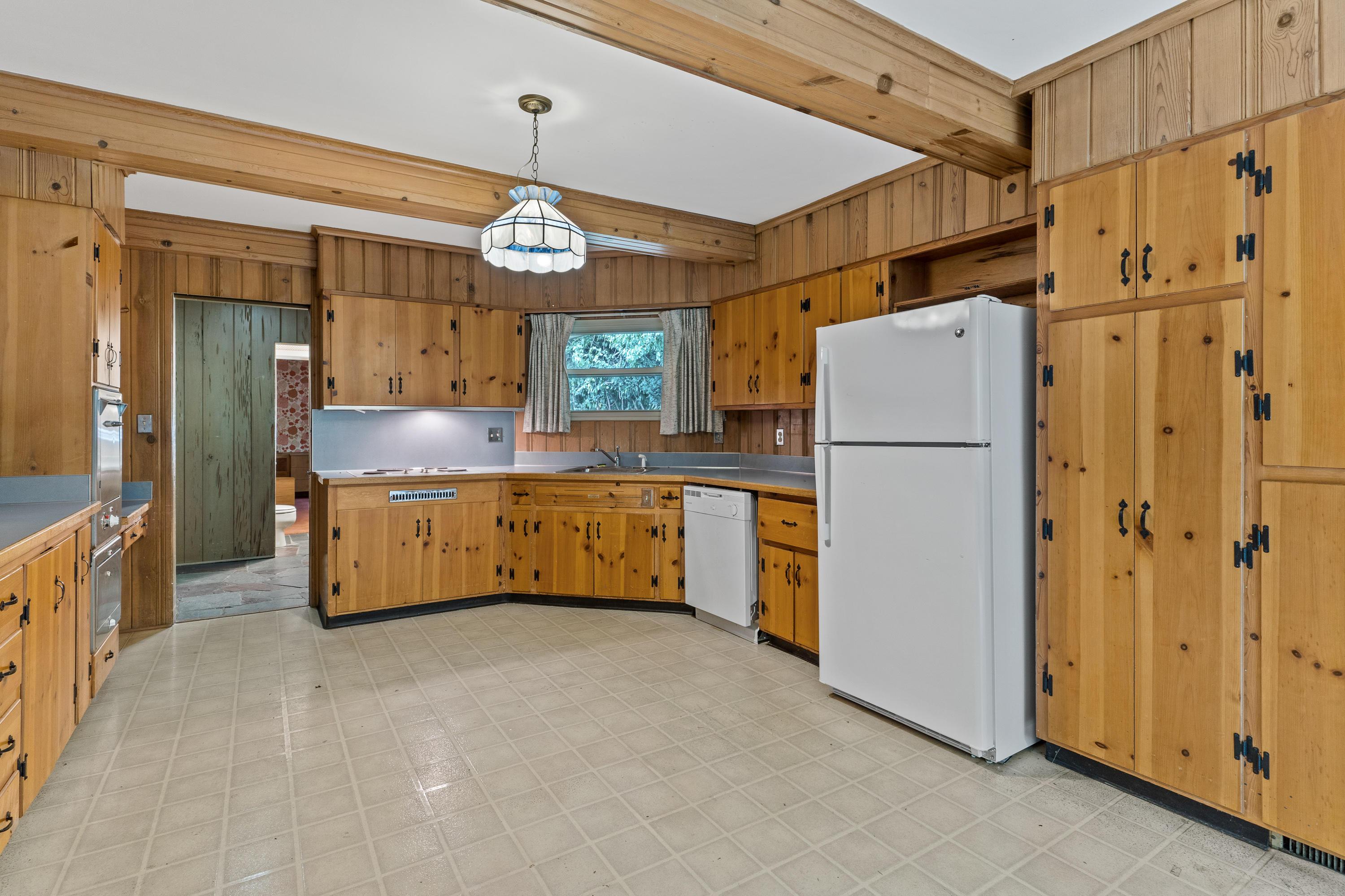 2857 Charing Road Columbus, OH 43221 - Photo 19 of 68