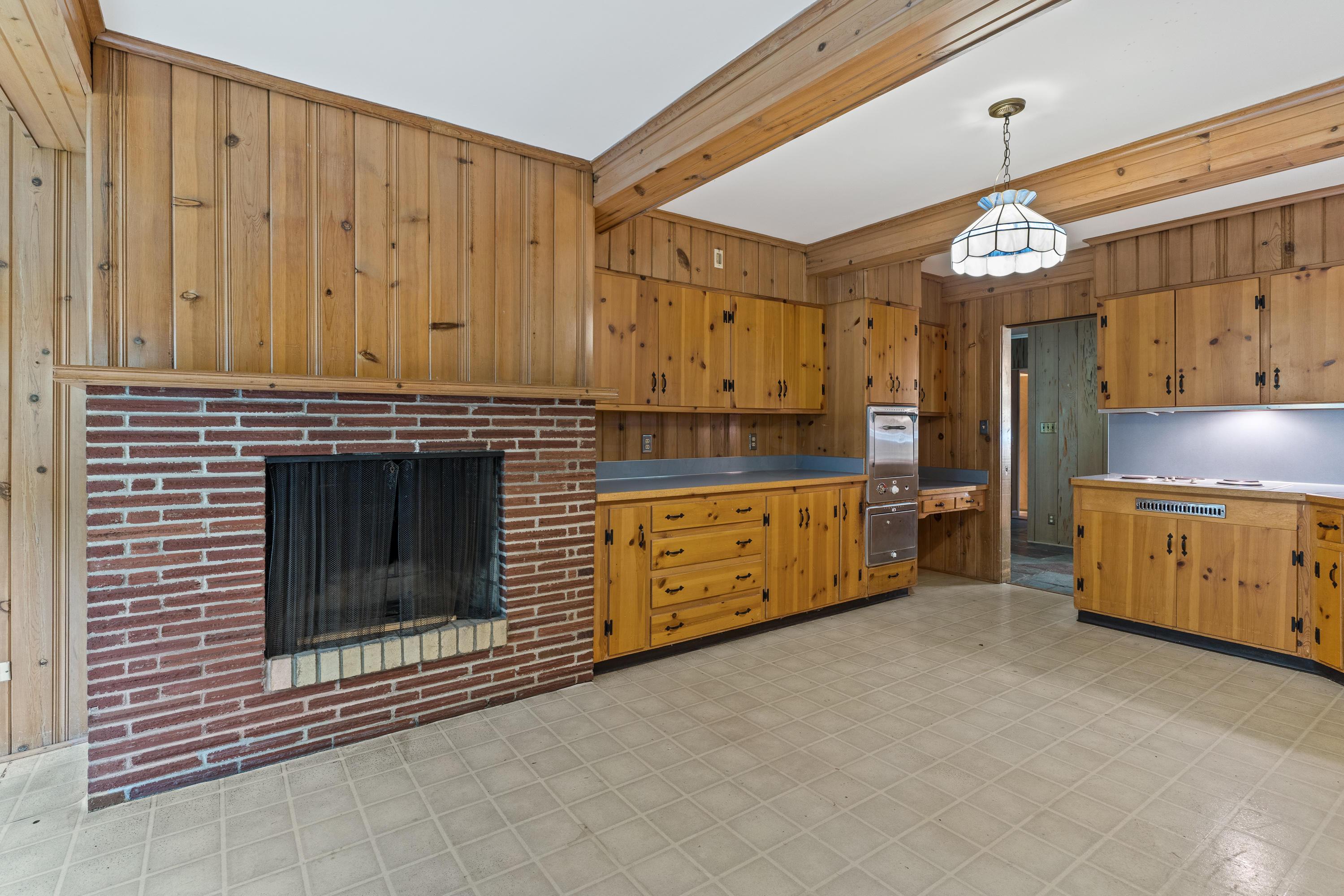 2857 Charing Road Columbus, OH 43221 - Photo 20 of 68