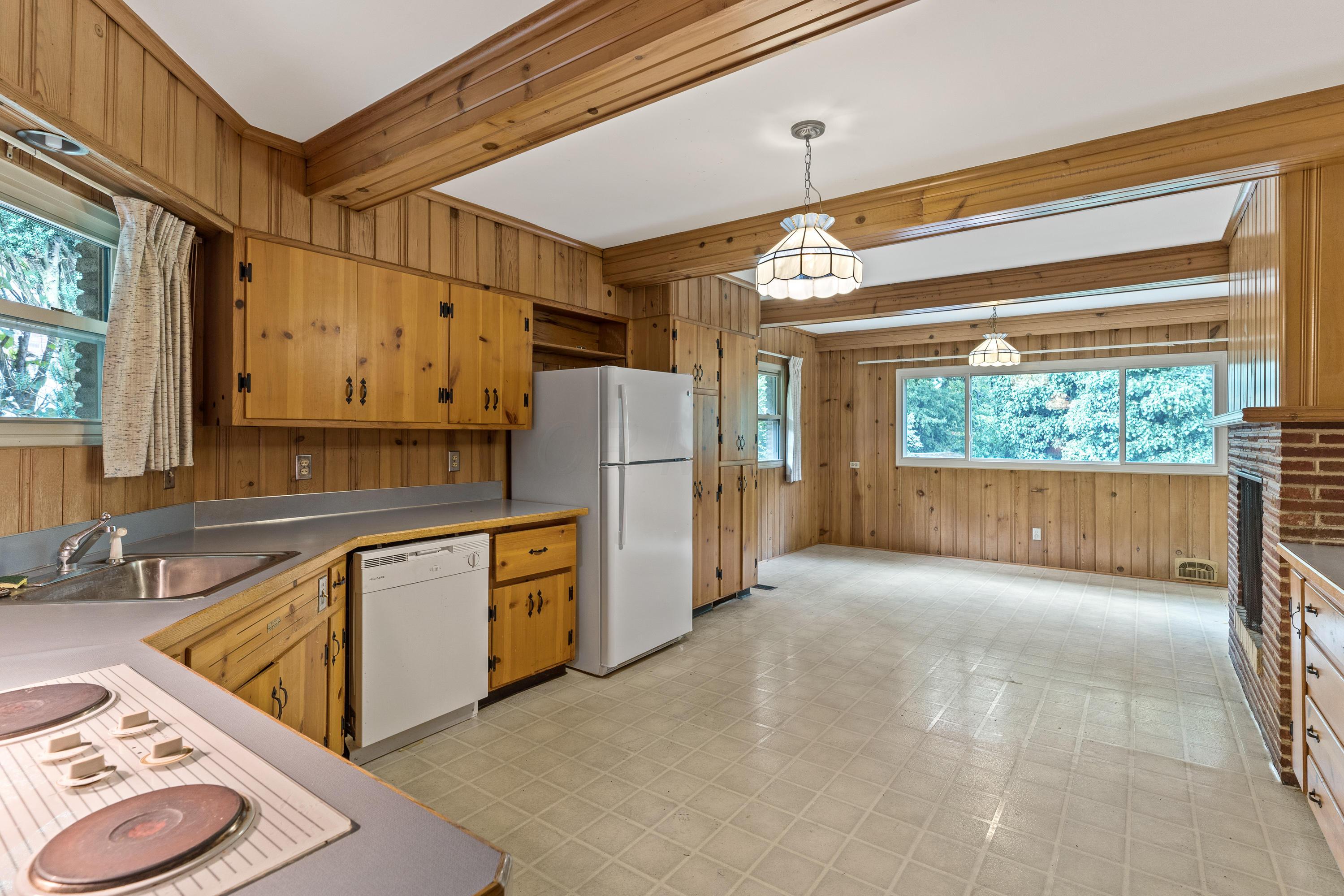 2857 Charing Road Columbus, OH 43221 - Photo 21 of 68