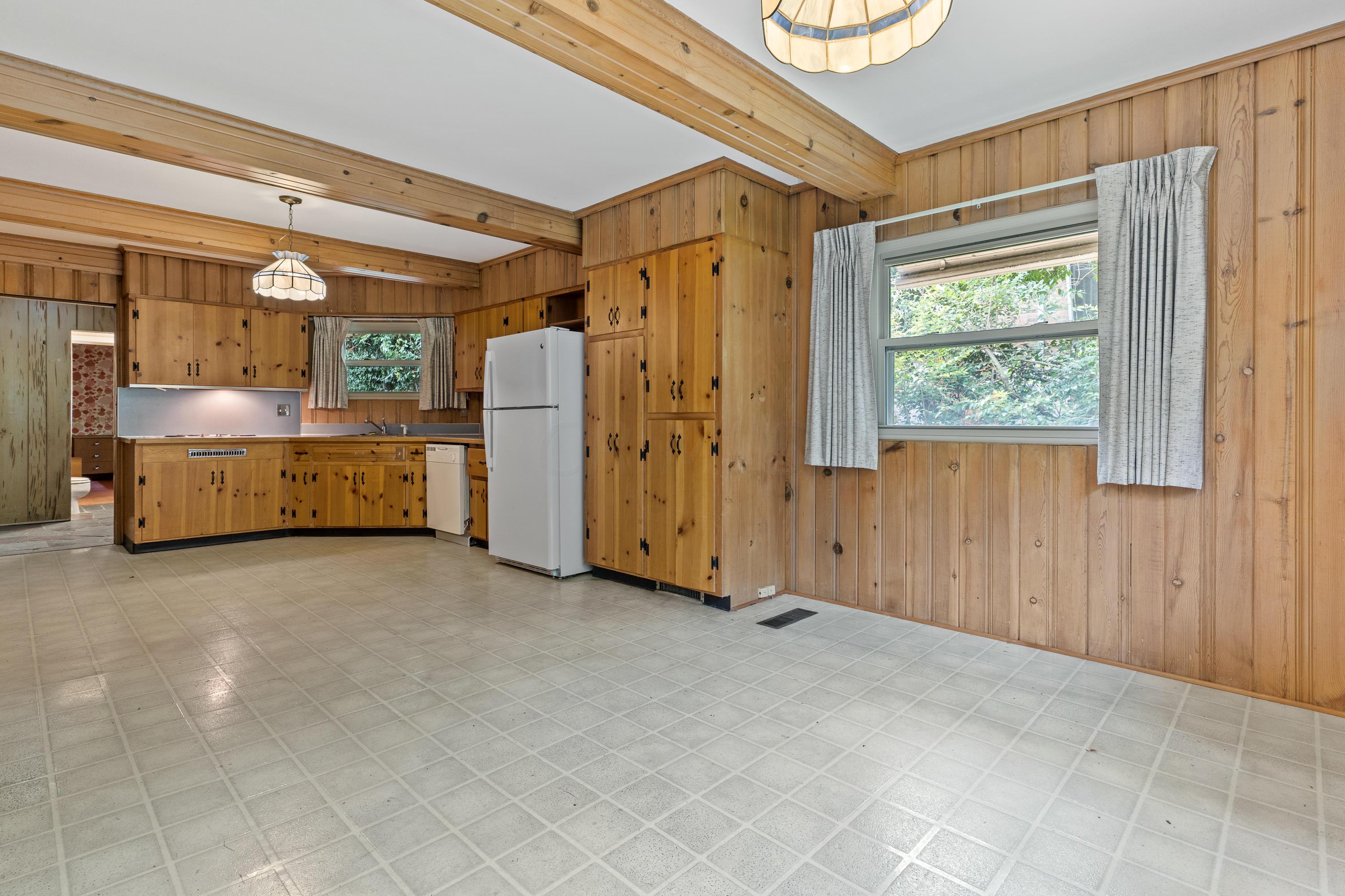 2857 Charing Road Columbus, OH 43221 - Photo 22 of 68