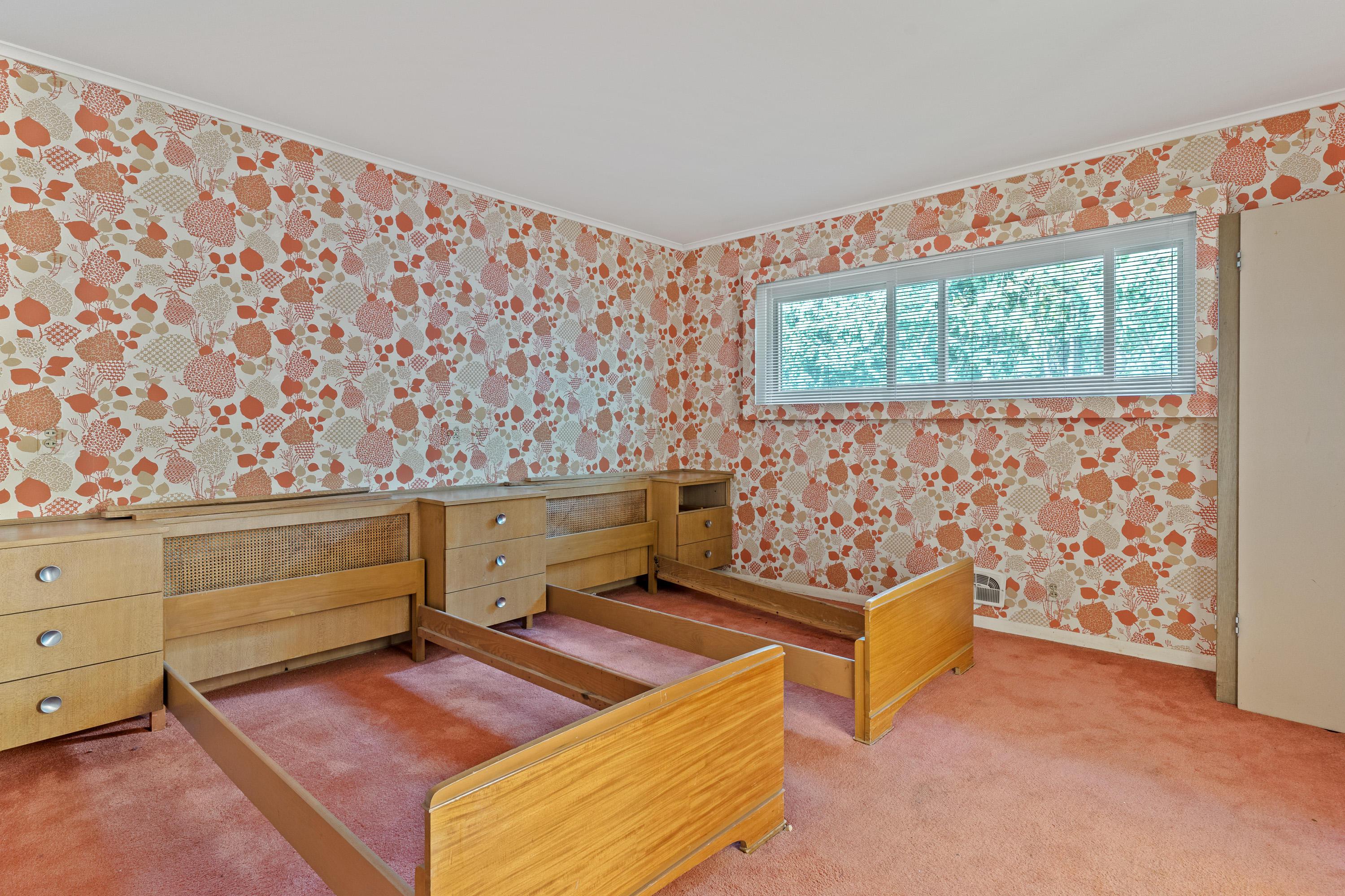 2857 Charing Road Columbus, OH 43221 - Photo 24 of 68