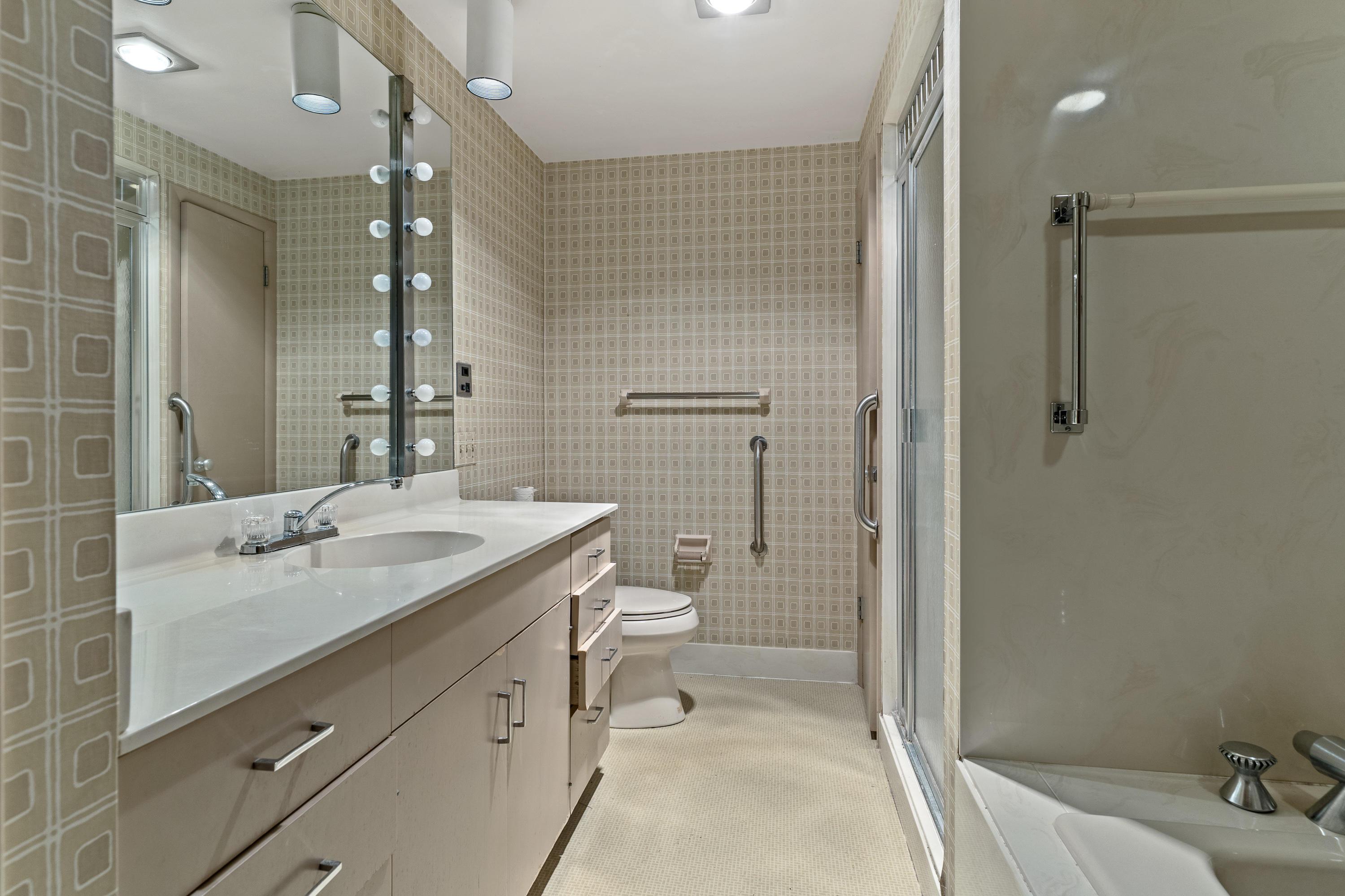 2857 Charing Road Columbus, OH 43221 - Photo 27 of 68