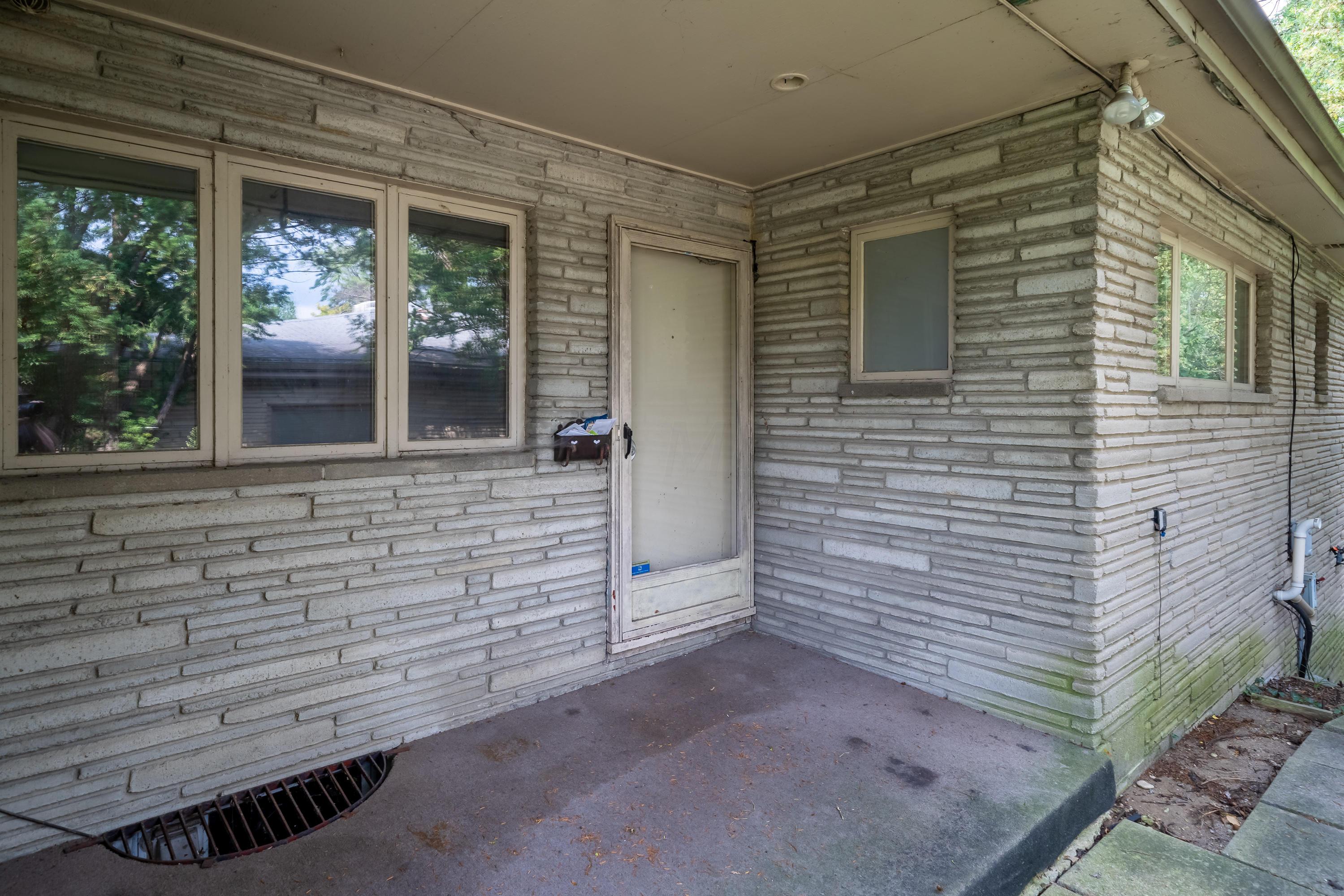 2857 Charing Road Columbus, OH 43221 - Photo 43 of 68