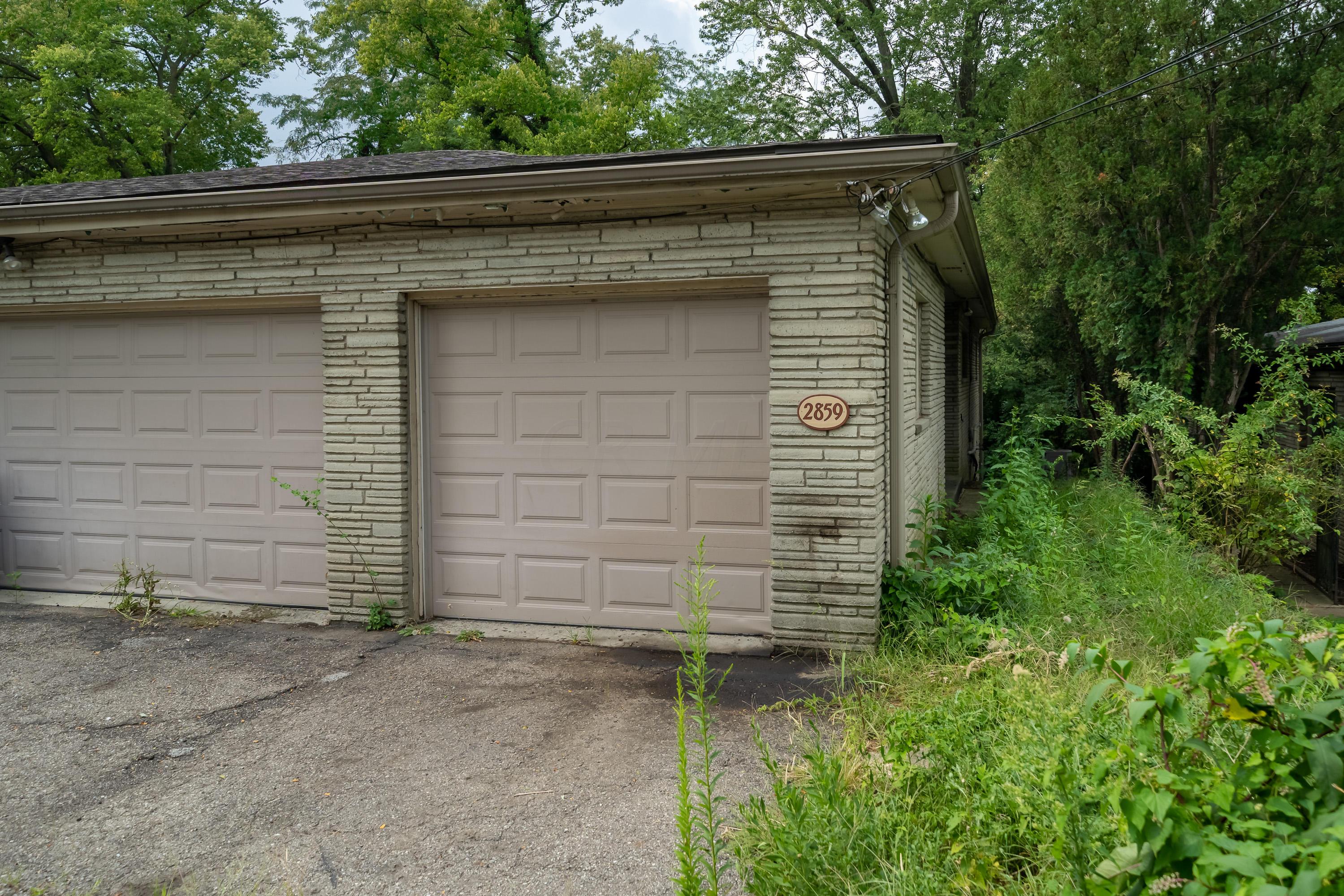 2857 Charing Road Columbus, OH 43221 - Photo 44 of 68