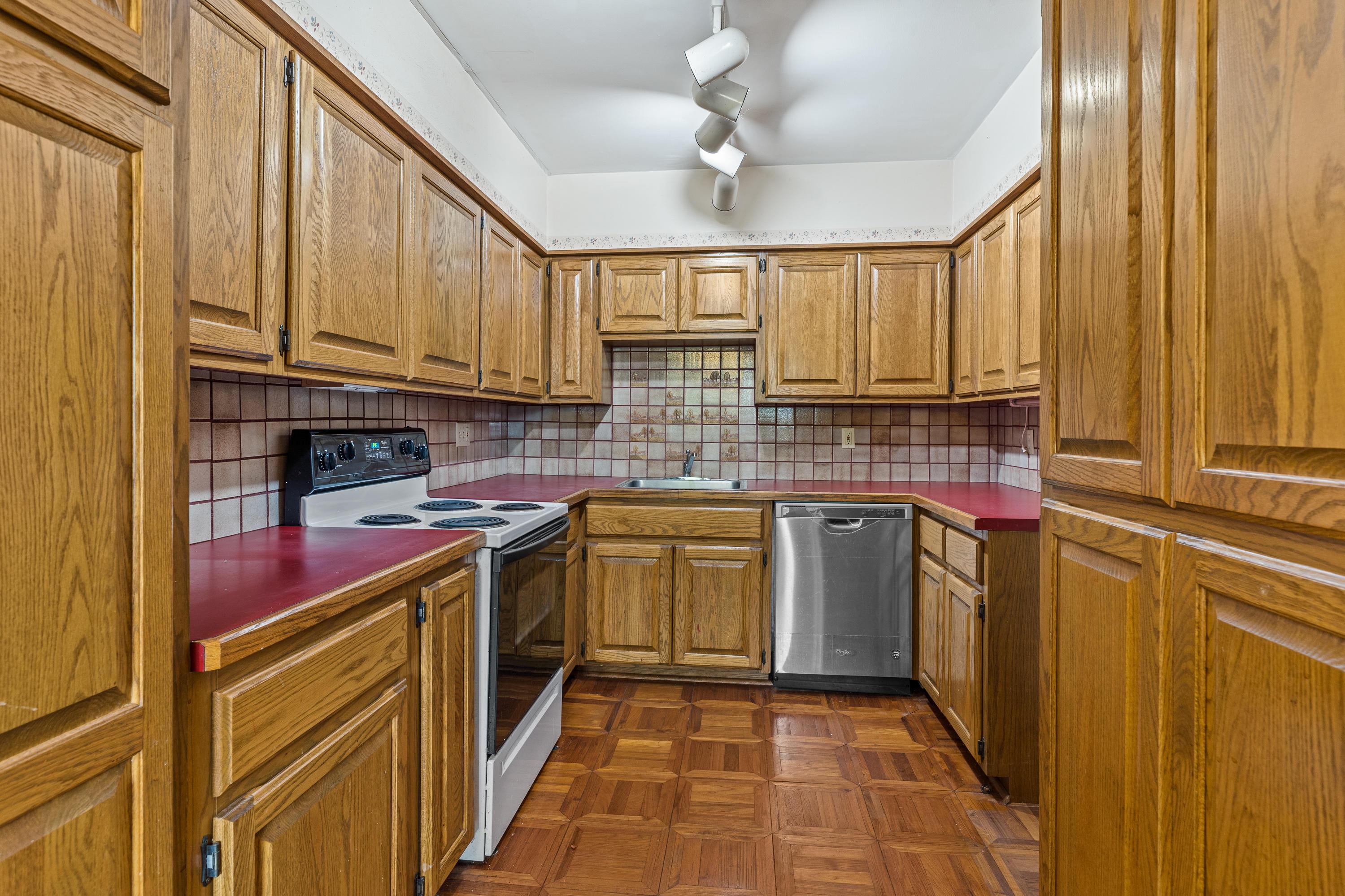 2857 Charing Road Columbus, OH 43221 - Photo 46 of 68