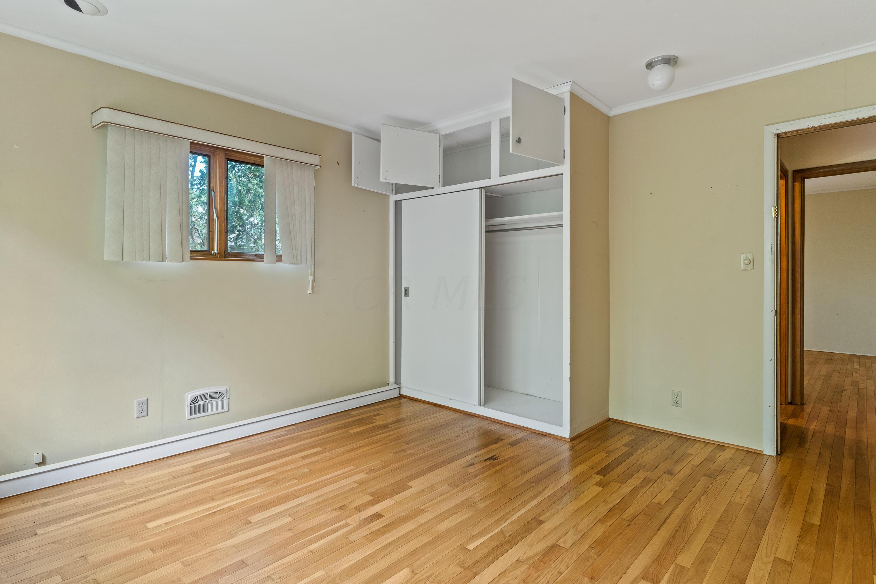 2857 Charing Road Columbus, OH 43221 - Photo 55 of 68
