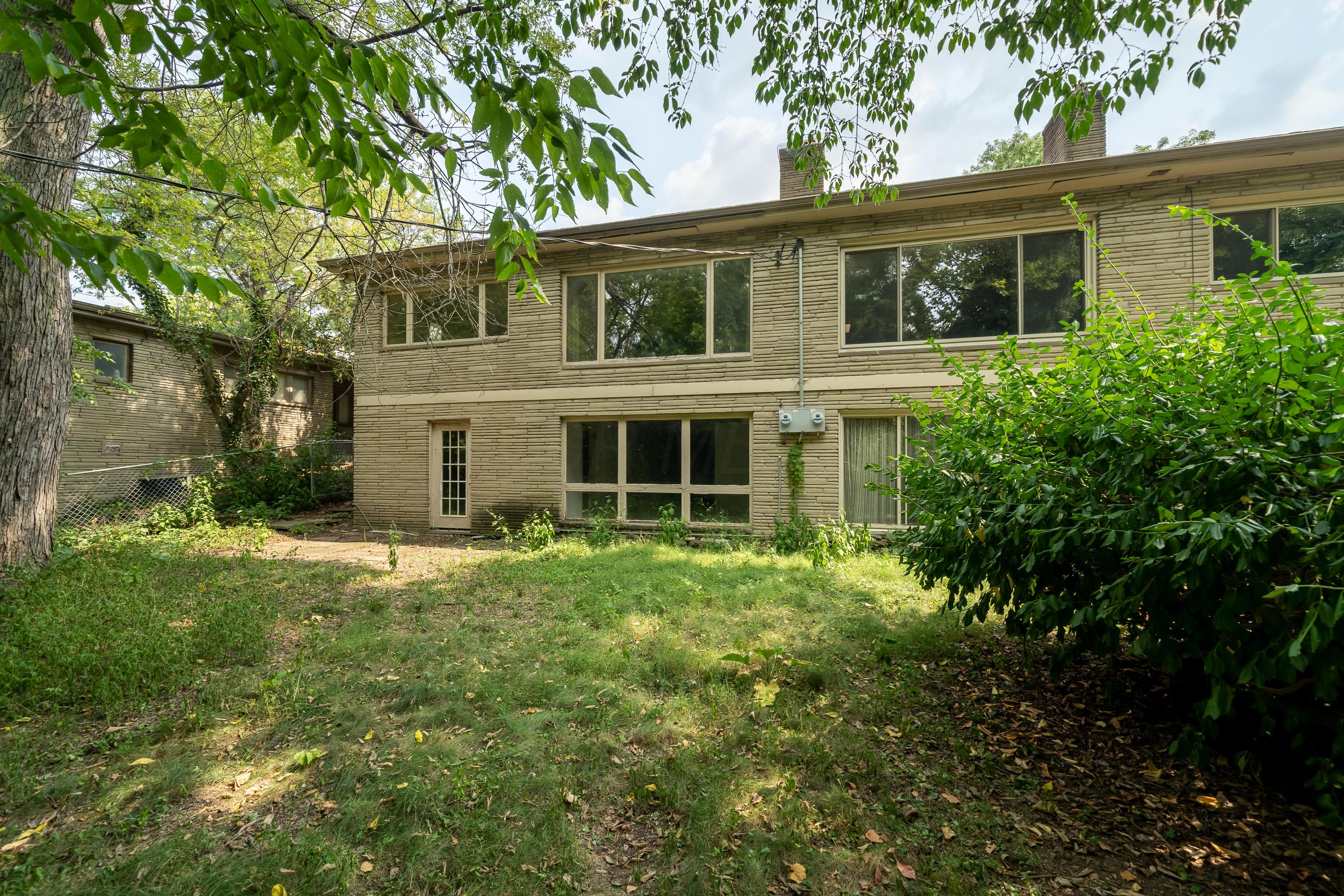 2857 Charing Road Columbus, OH 43221 - Photo 64 of 68
