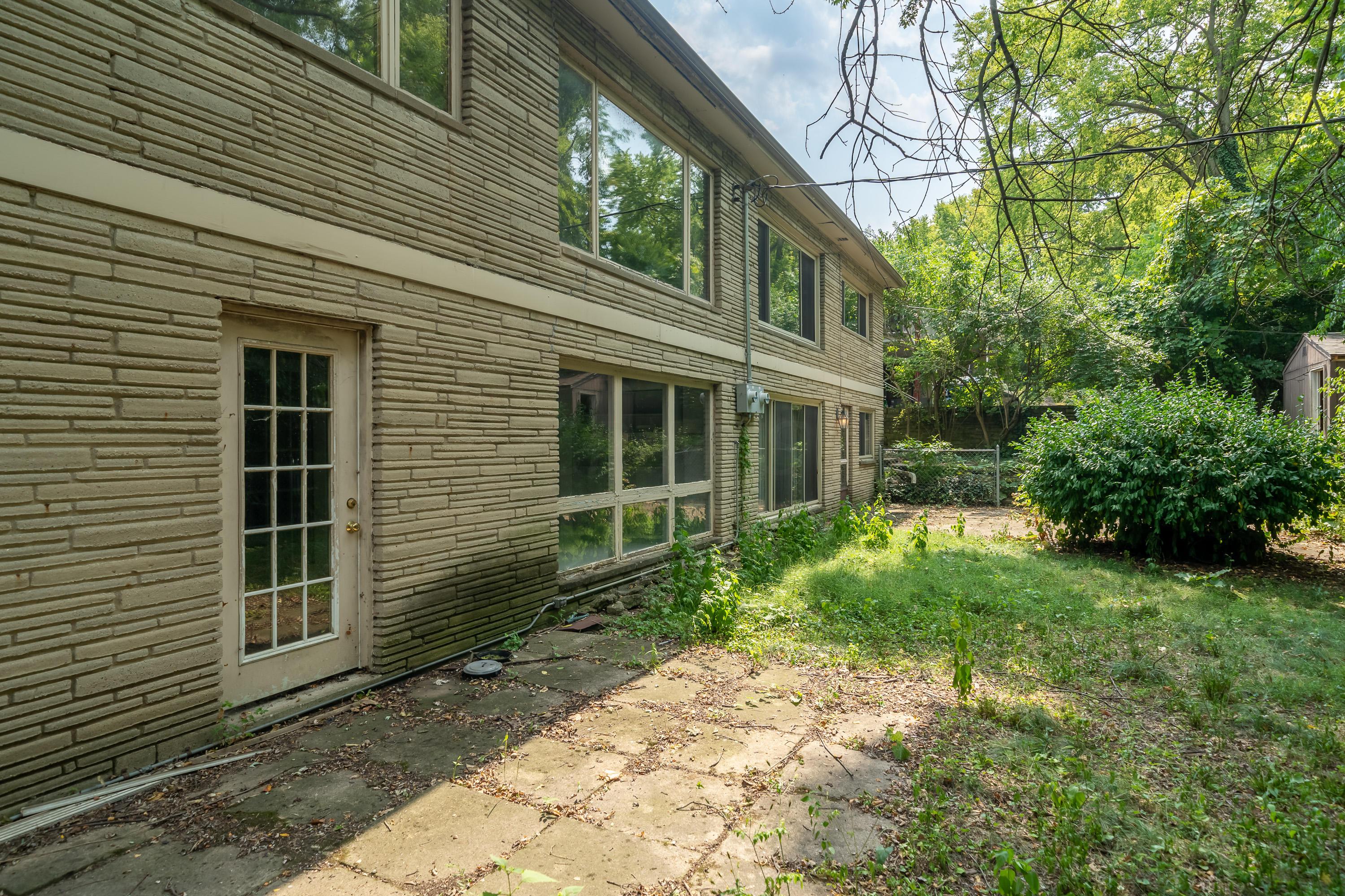 2857 Charing Road Columbus, OH 43221 - Photo 66 of 68