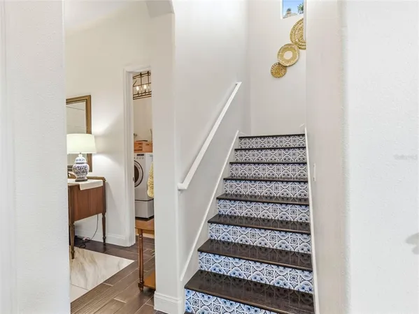 $1,200,000 | 6121 Avocetridge Drive, Lithia, FL 33547