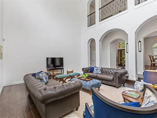 $1,200,000 | 6121 Avocetridge Drive, Lithia, FL 33547