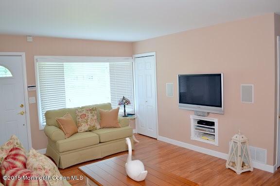 222 Lester Road Toms River, NJ 08753 - Photo 5 of 27 image