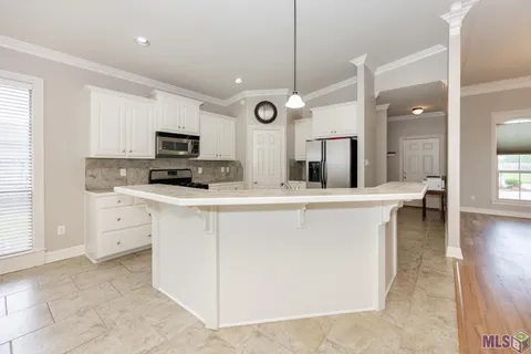 $419,000 | 807 Spanish Oaks Drive, Brusly, LA 70719