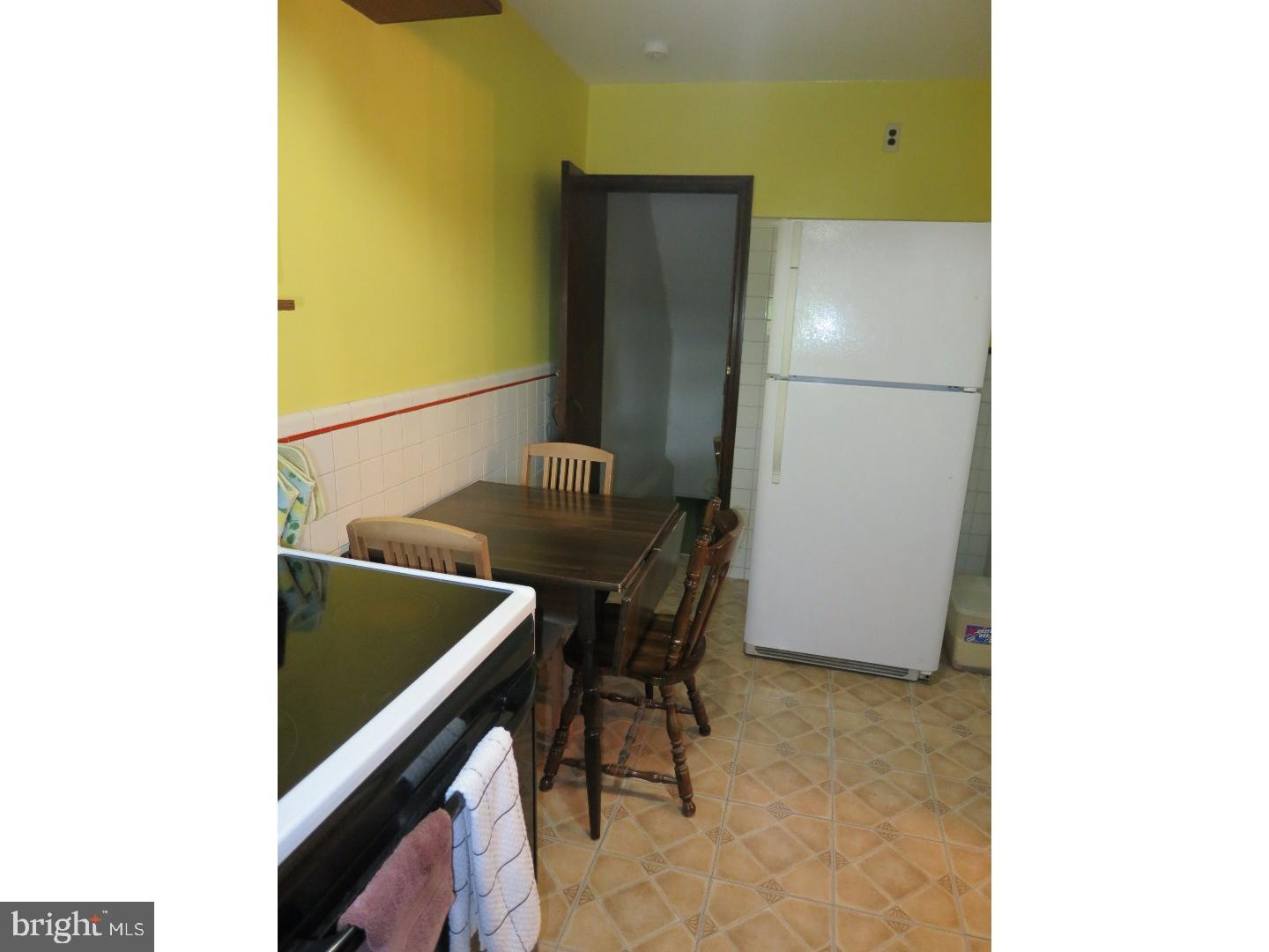 118 Ashton Road Upper Darby, PA 19082 - Photo 9 of 25