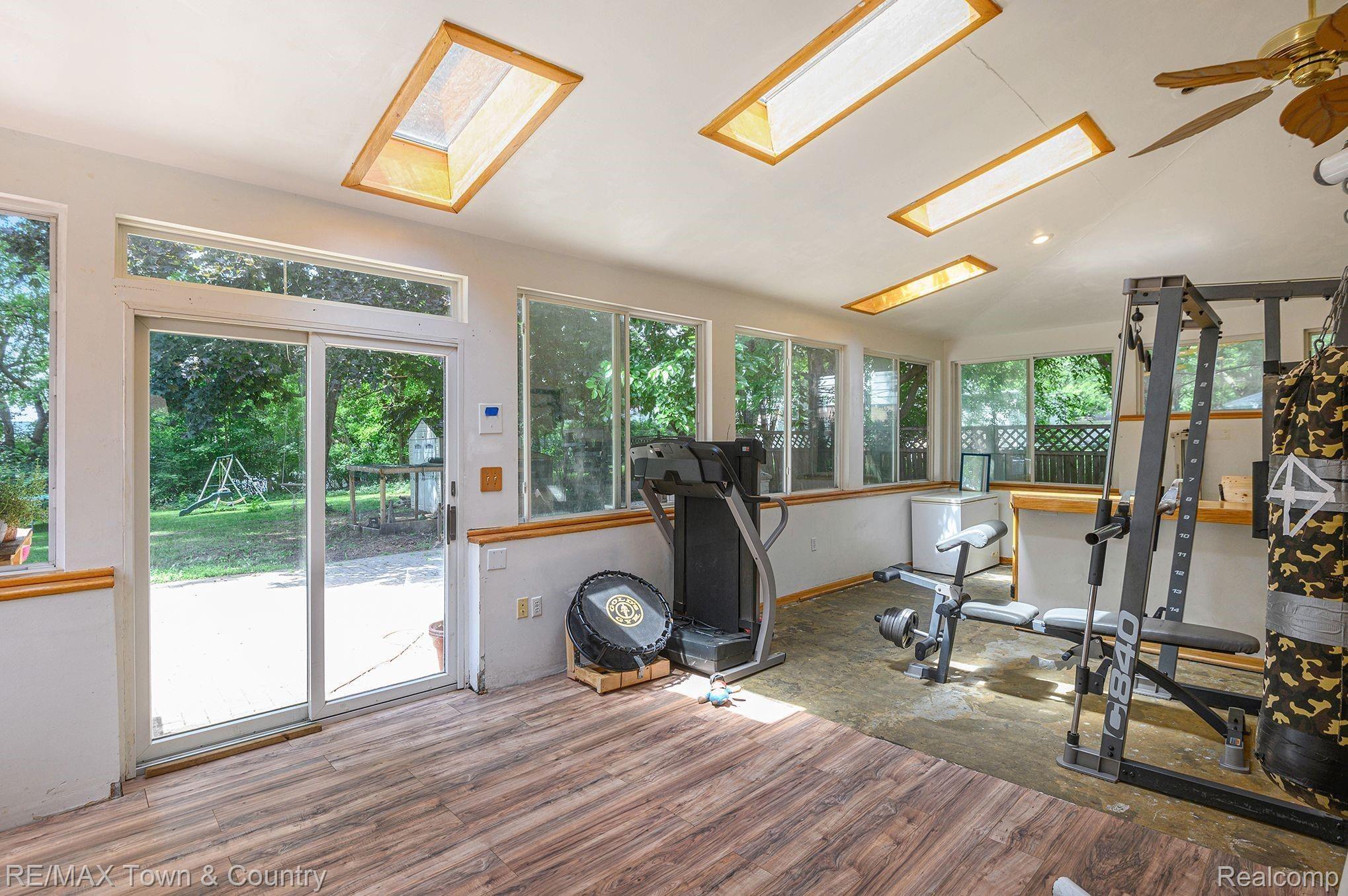 409 George Street Flushing, MI 48433 - Photo 9 of 23 61EQMH8w.jpeg