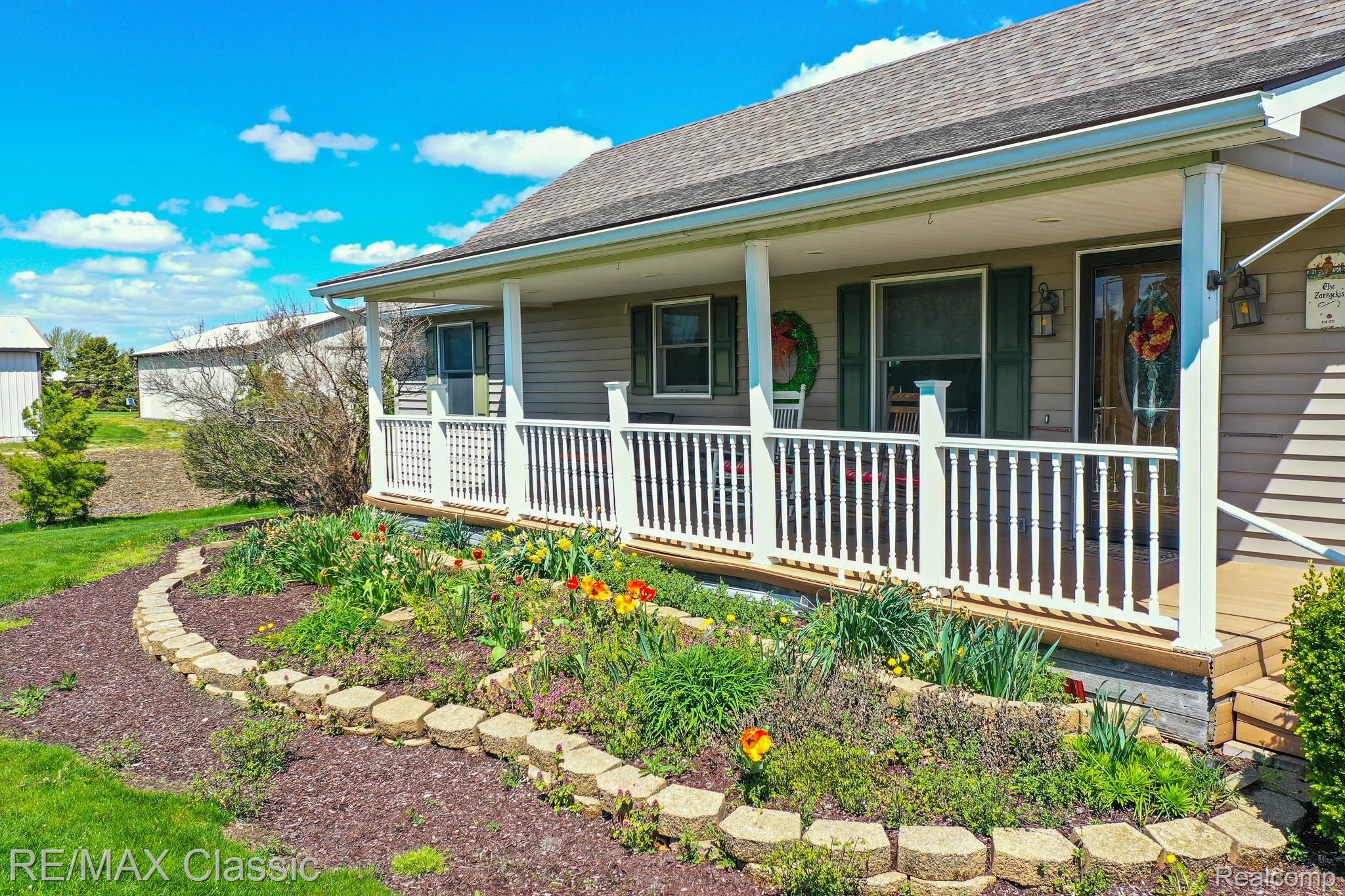 8530 Chinavare Road Newport, MI 48166 - Photo 7 of 34 Lots of Perennials