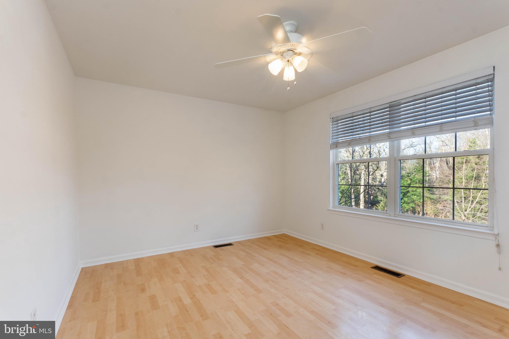 41 Jonquil Way Sicklerville, NJ 08081 - Photo 22 of 33 Bedroom 3