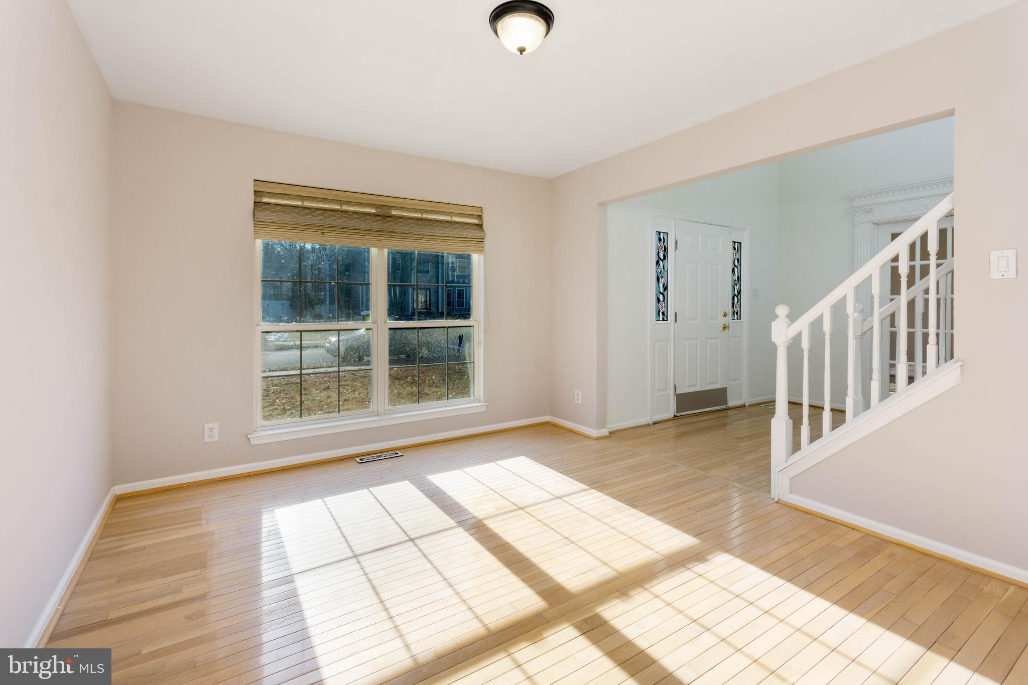 41 Jonquil Way Sicklerville, NJ 08081 - Photo 6 of 33 Living Room