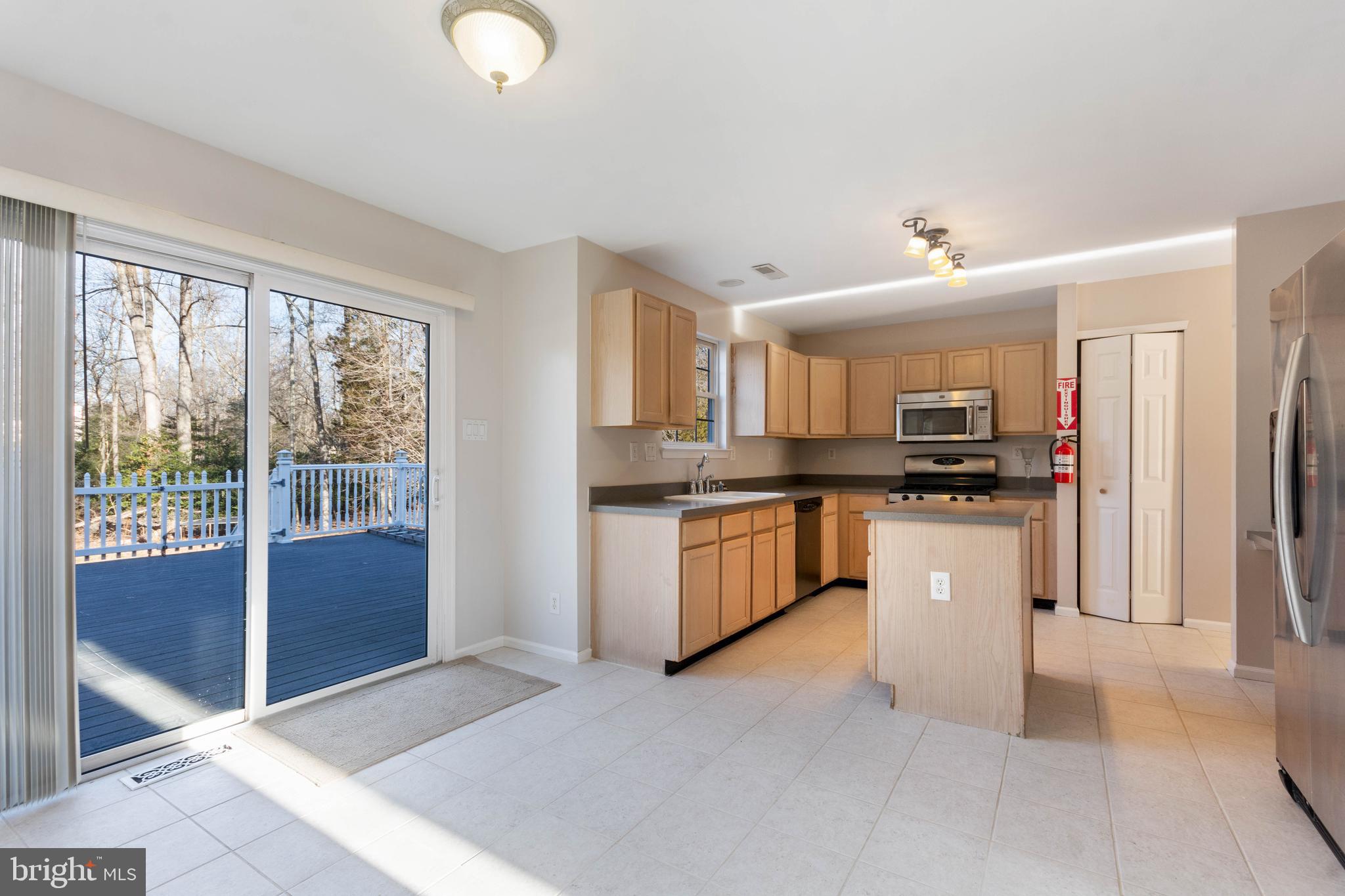 41 Jonquil Way Sicklerville, NJ 08081 - Photo 9 of 33 Kitchen