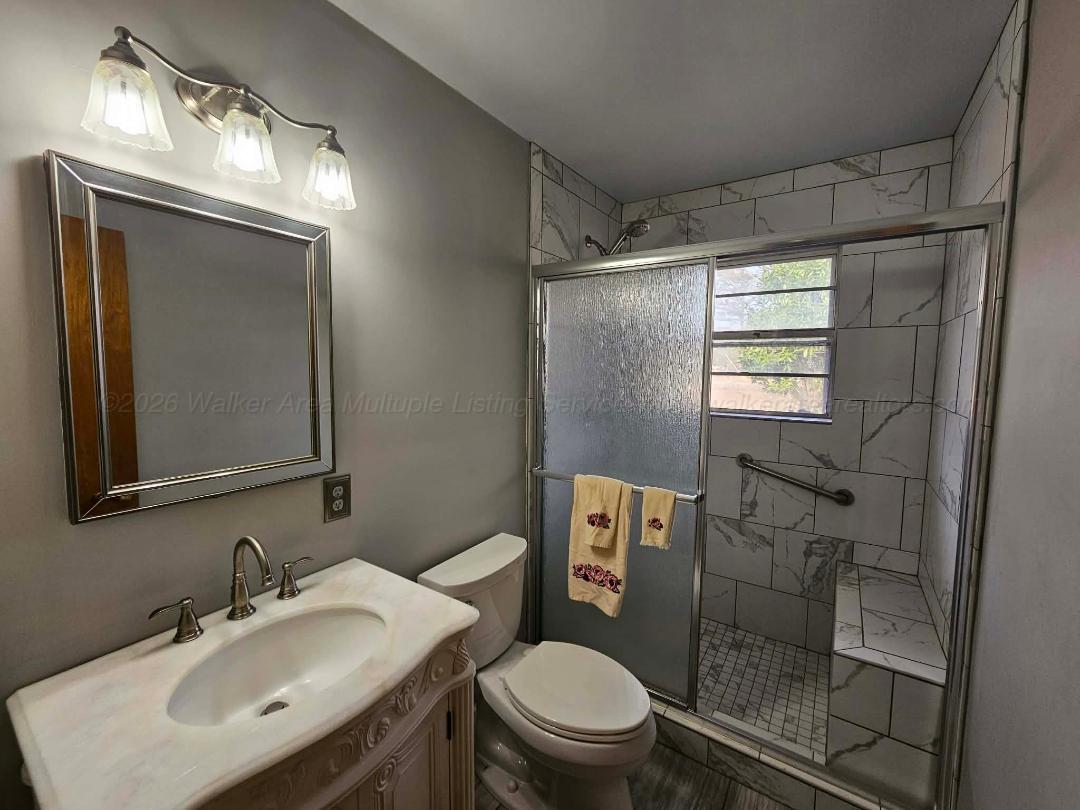 1489 Sunrise Road Jasper, AL 35504 - Photo 22 of 25 Main bath