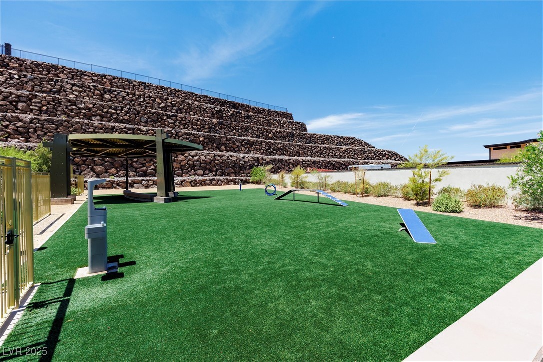 9 Sunset Strip Henderson, NV 89012 - Photo 40 of 44