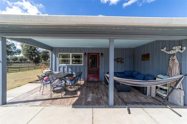 a view of a livingroom with furniture