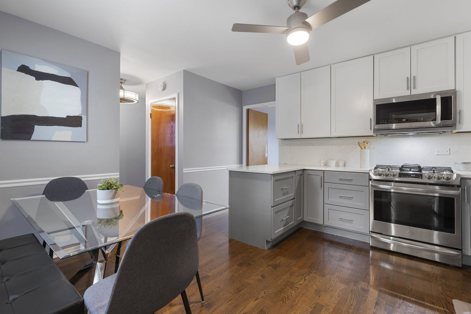 2011 Brentwood Road Northbrook, IL 60062 - Photo 7 of 28 Gallery Image 7