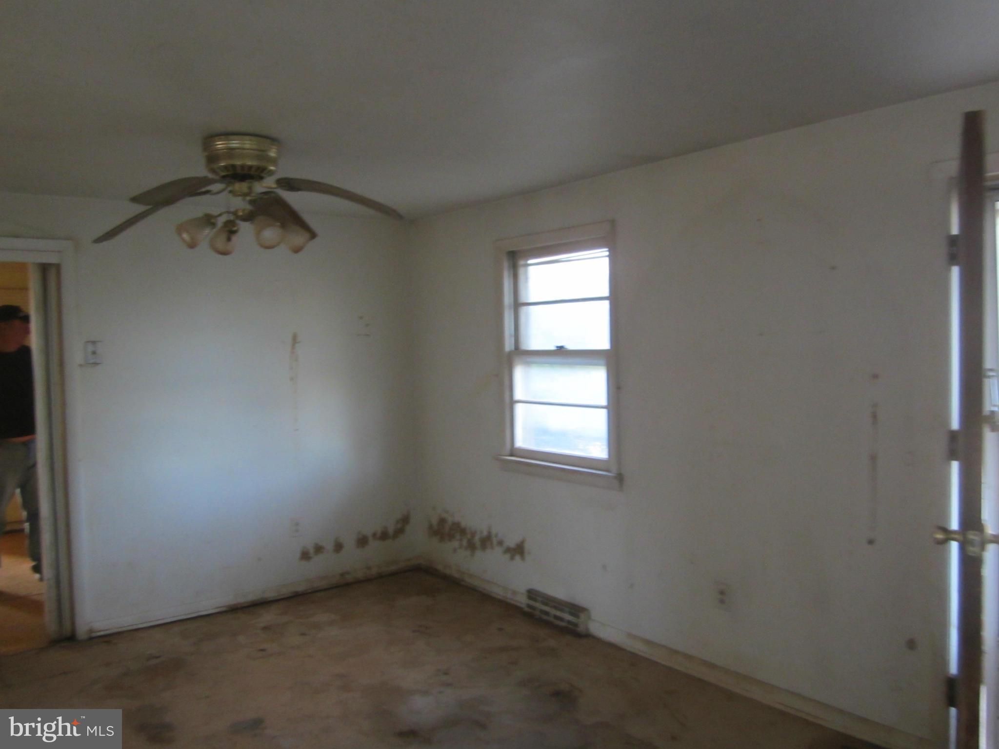 5990 Hallowing Point Road Prince Frederick, MD 20678 - Photo 3 of 19 Living Room