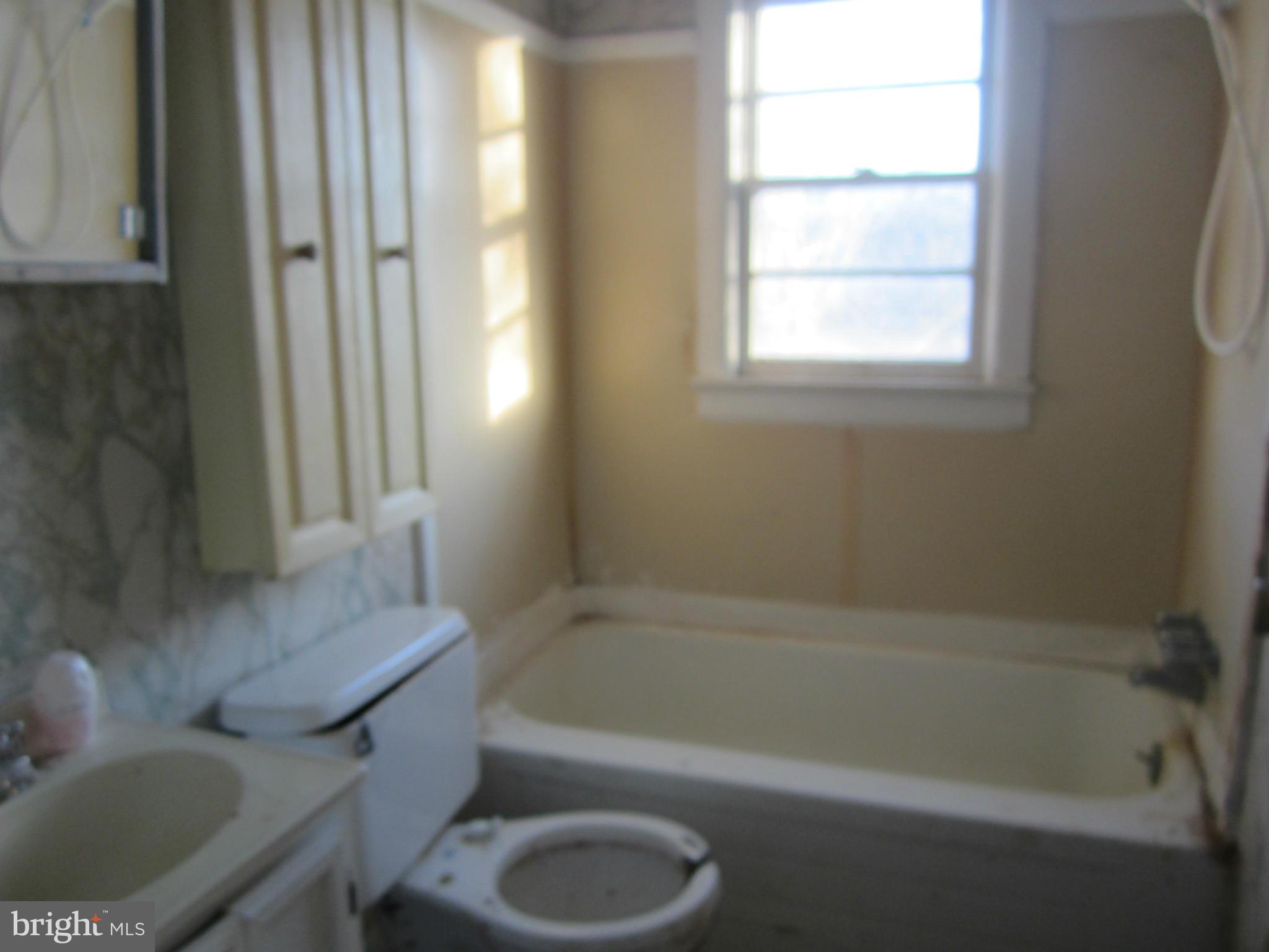5990 Hallowing Point Road Prince Frederick, MD 20678 - Photo 6 of 19 Bath
